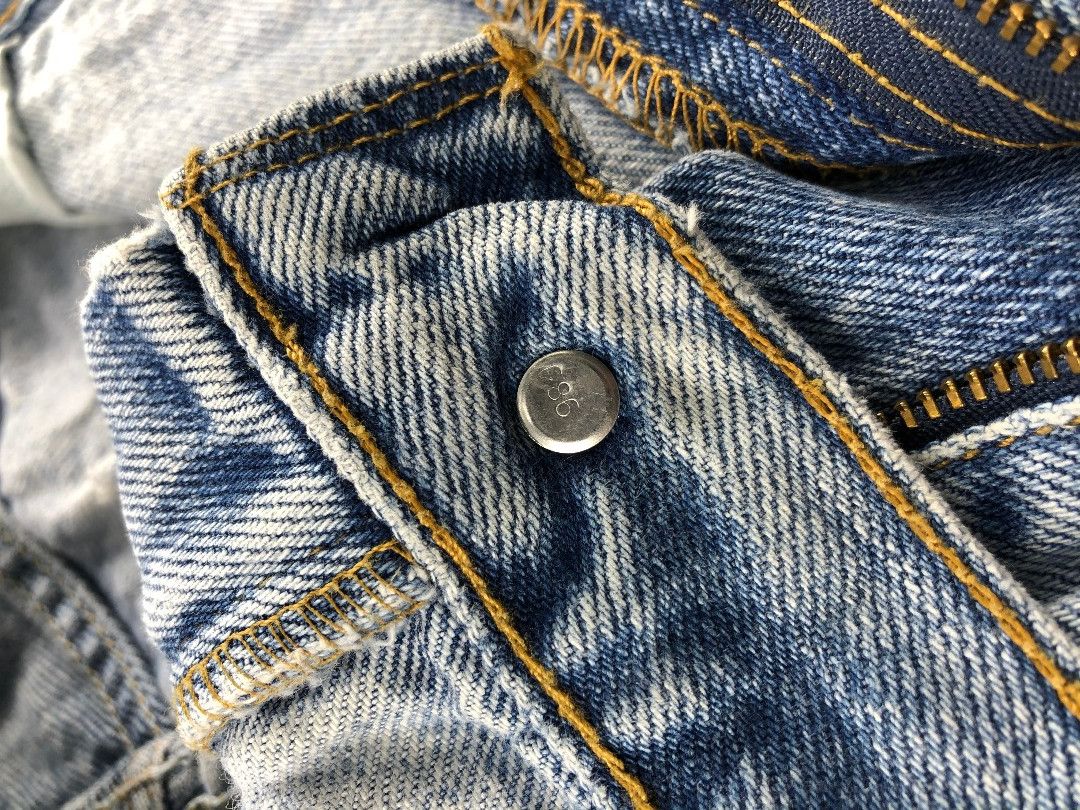 Levi's Vintage Light Wash Levis 560 Jeans-JM769 Size US 39 - 8 Thumbnail