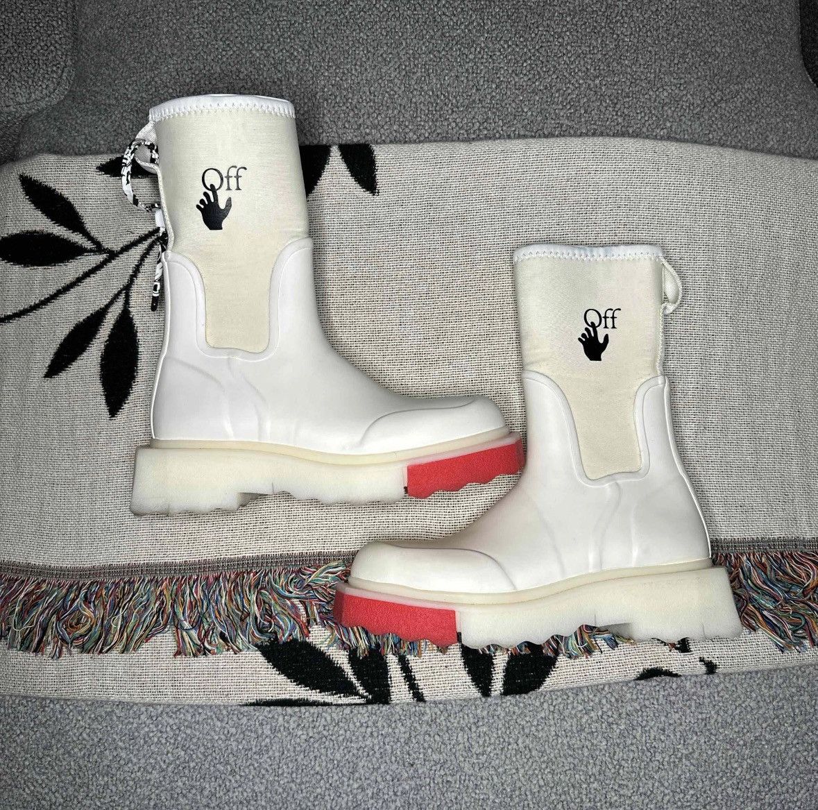 Off-White Off-White Wmns Logo Printed Rain Boot Ecru Size 36/6US Size US 6 / IT 36 - 3 Thumbnail