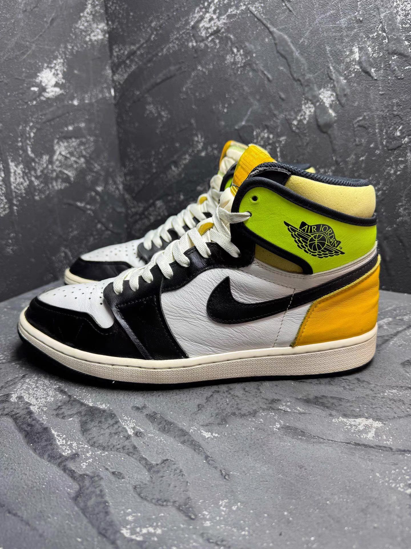 Nike Air Jordan 1 Yellow Orange Black Toe Q10 Size US 13 / EU 46 - 6 Thumbnail