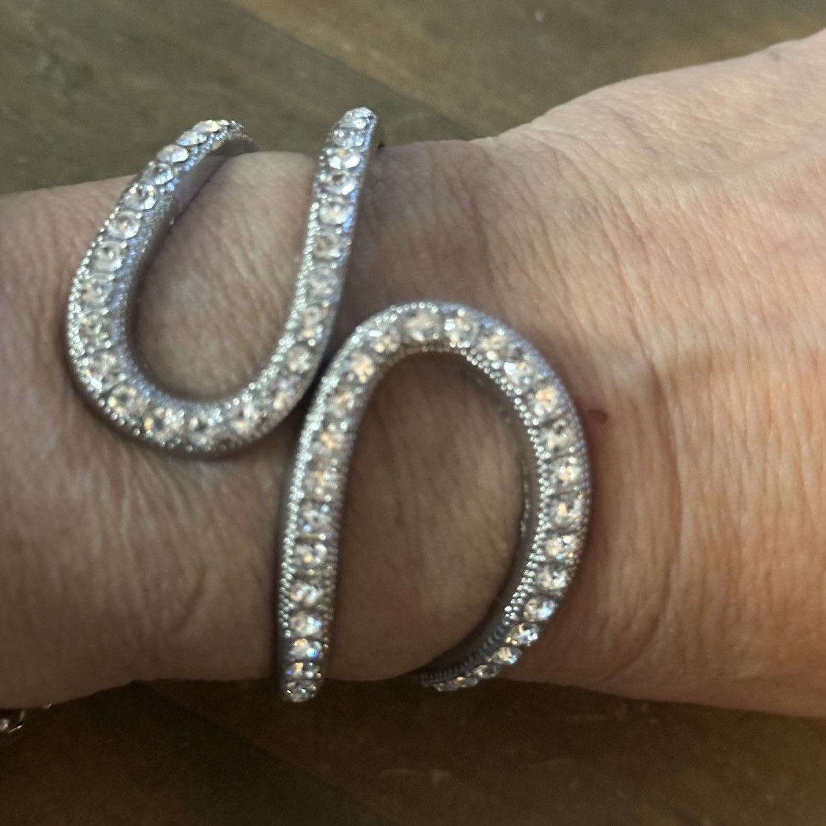 Vintage Vintage double loop rhinestone clamper bracelet Size ONE SIZE - 3 Thumbnail