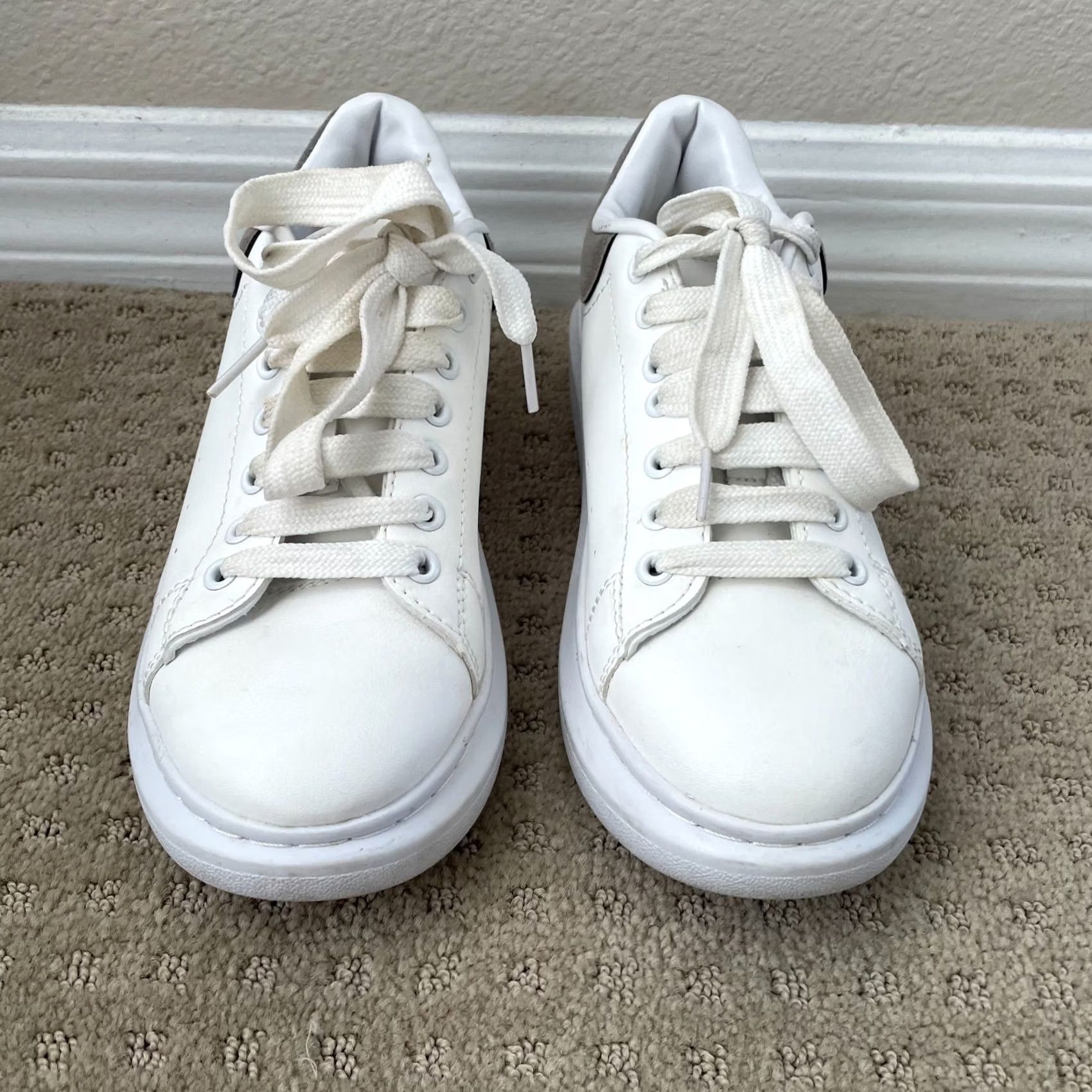 Alexander McQueen Alexander McQueen Oversized Sneaker White Grey EU 39 US 9 Women Leather Lining Rubber Sole Casual Walking Designer Shoes Size US 9 / IT 39 - 4 Thumbnail