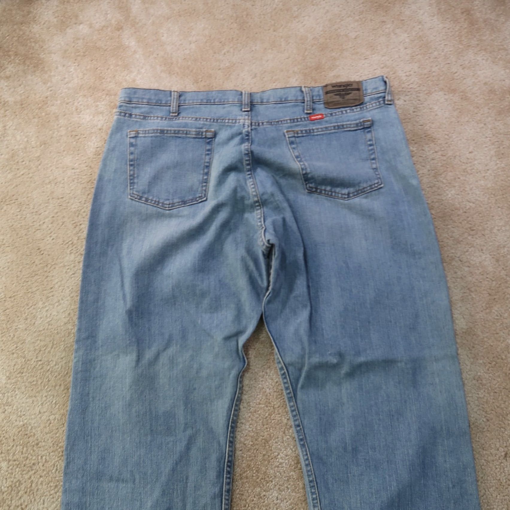 Wrangler Wrangler Jeans Men's 40x30 Blue Denim Relaxed Straight Leg 5-Pocket Logo Button Zip 40 in Inseam Machine Washable Jeans Size US 40 / EU 56 - 6 Thumbnail