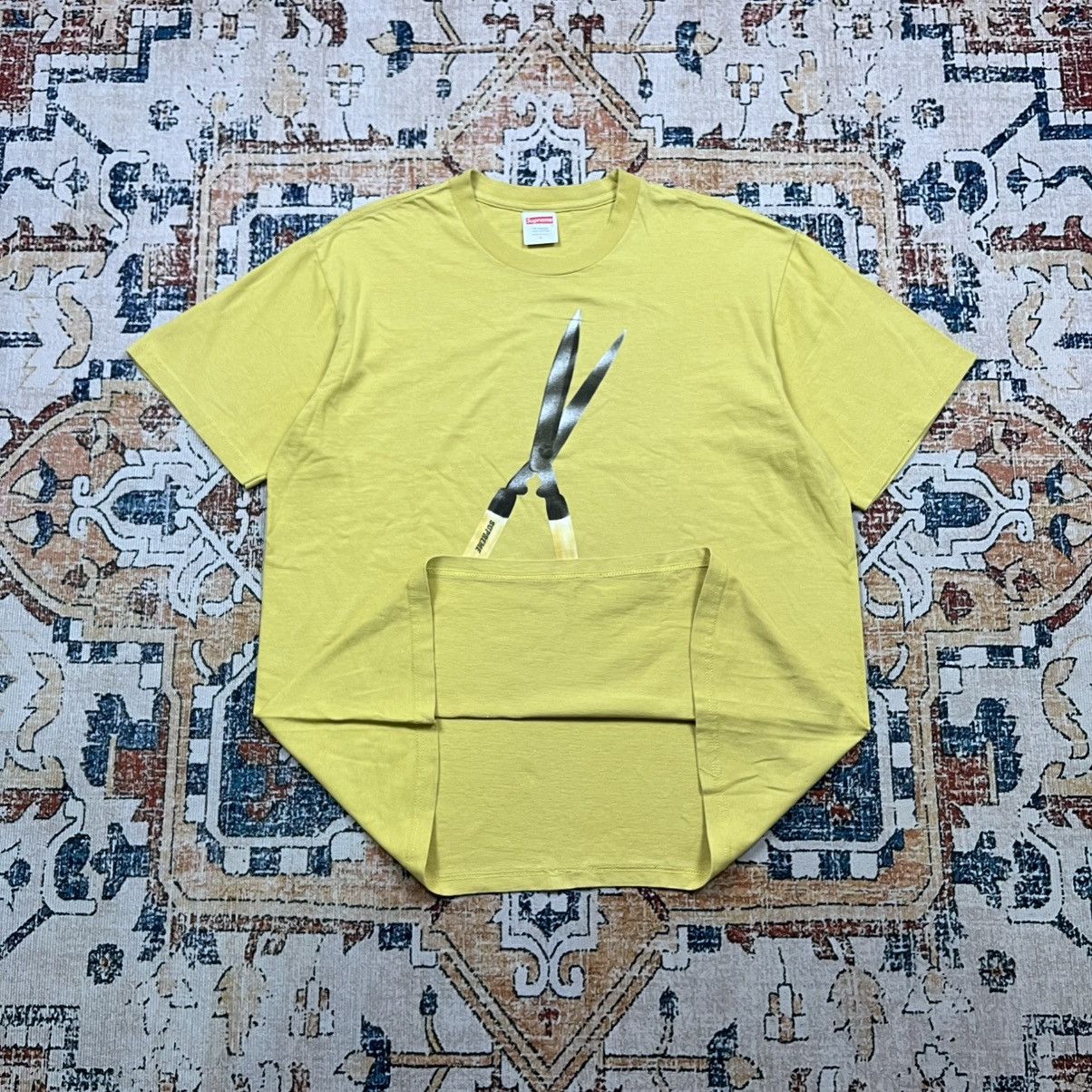 Supreme SS19 Supreme Shears Tee Size US M / EU 48-50 / 2 - 4 Thumbnail