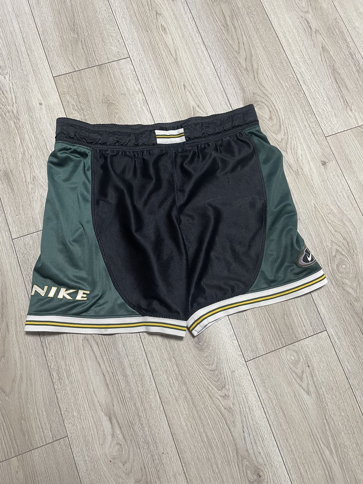 Nike × Vintage Nike Vintage Swoosh Spell Out Basketball Shorts Y2K 90s Size US 34 / EU 50 - 1 Thumbnail