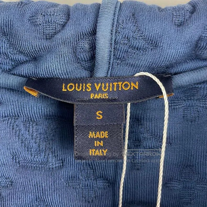 Louis Vuitton Louis Vuitton Full Print Hoodie Size US S / EU 44-46 / 1 - 3 Thumbnail