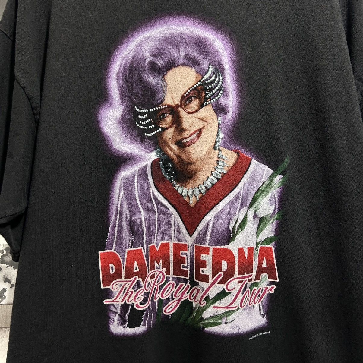 Vintage DAME EDNA THE ROYAL TOUR VINTAGE 90’s Size US XL / EU 56 / 4 - 2 Thumbnail