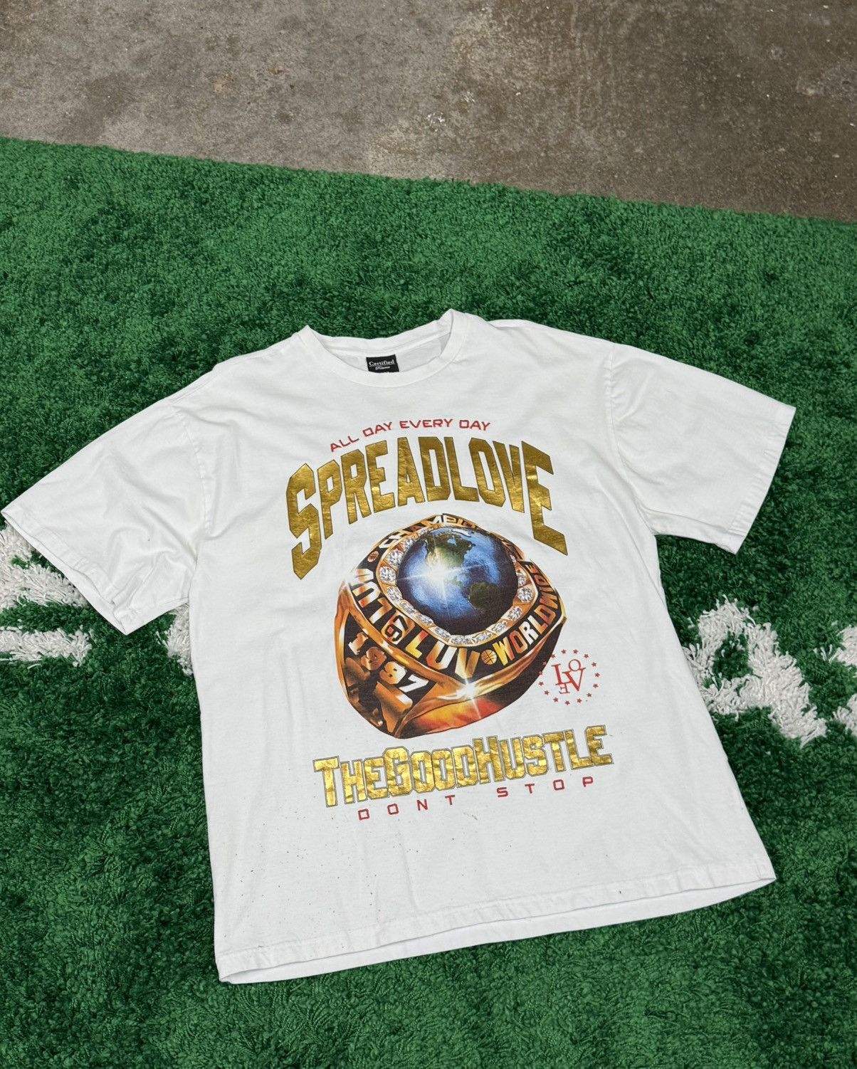 Other Streetwear Spread Love Champion Ring Tee White 2XL XXL Size US XXL / EU 58 / 5 - 1 Thumbnail