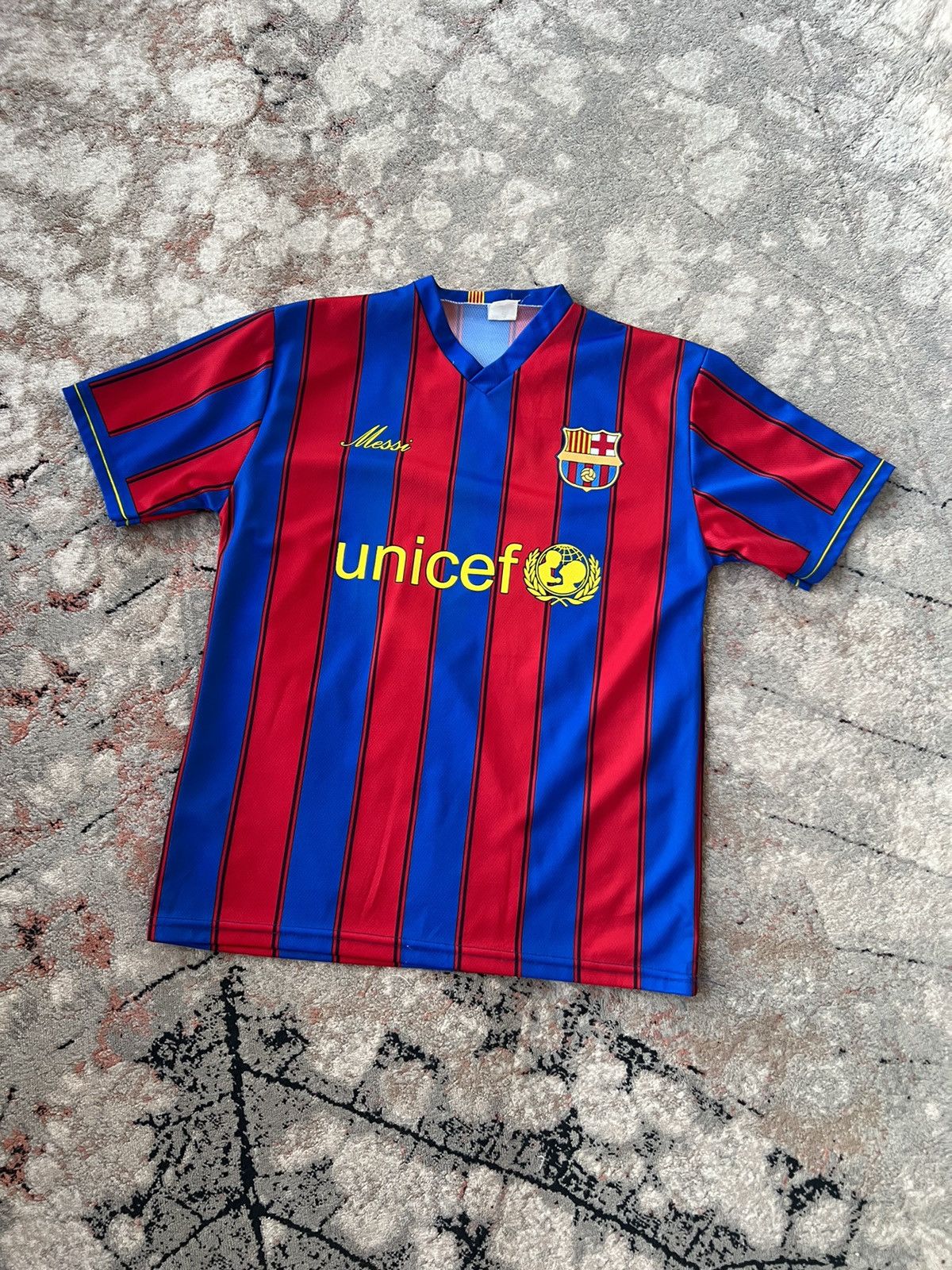 Vintage F.C. Barcelona Messi 10 Vintage Jersey Size US S / EU 44-46 / 1 - 3 Thumbnail
