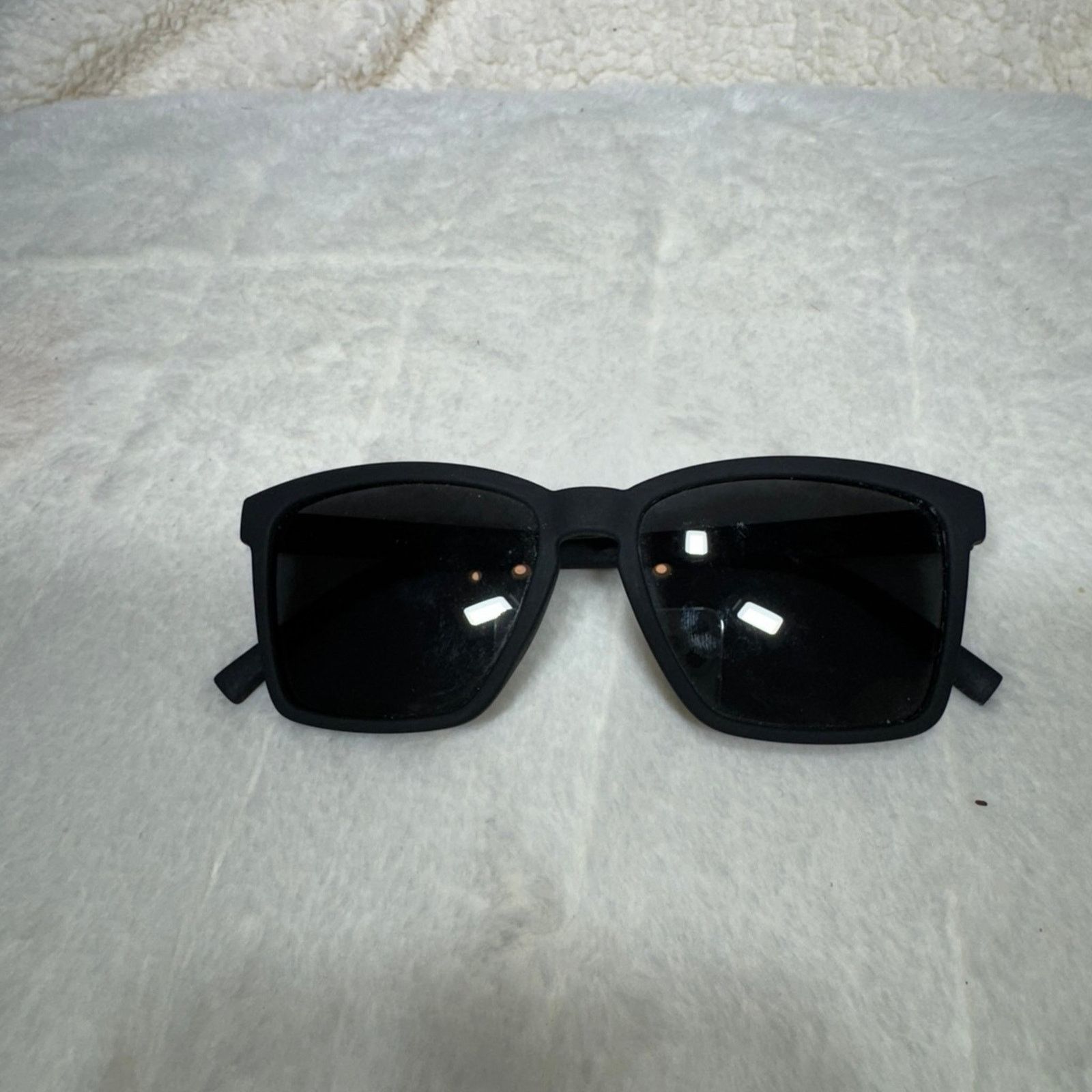NBDN Nobrandedon Children’s Goodr sunglasses Size ONE SIZE - 1 Thumbnail