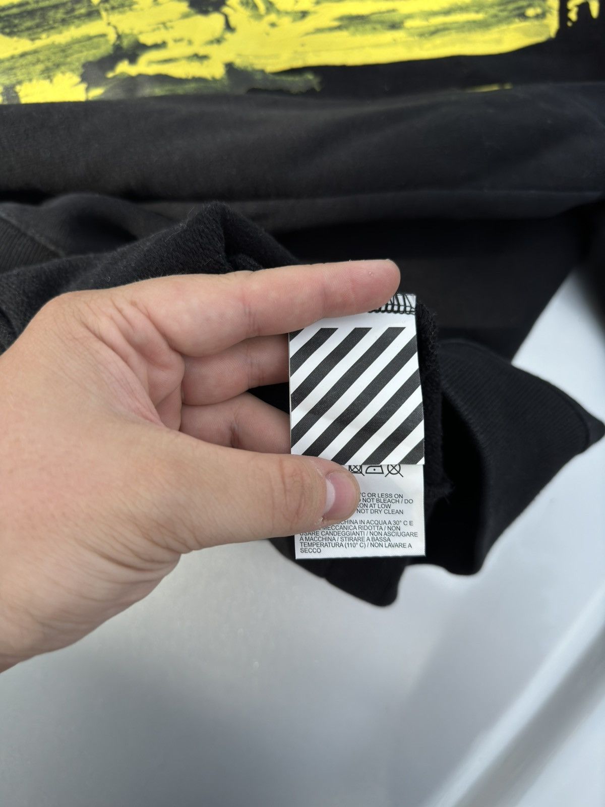 Off-White Off White Yellow Black Acrylic Arrow Logo Sweathsirt Size US L / EU 52-54 / 3 - 7 Thumbnail
