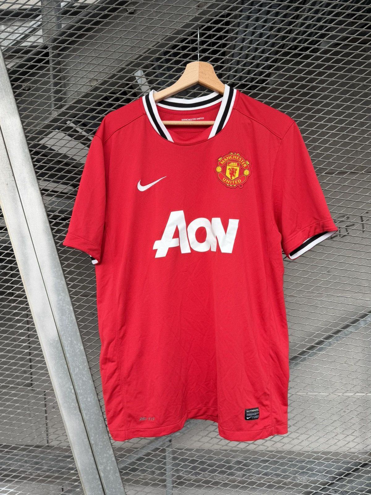 Nike Nike Manchester United 2011 Giggs 11 Soccer Jersey Size US L / EU 52-54 / 3 - 2 Thumbnail