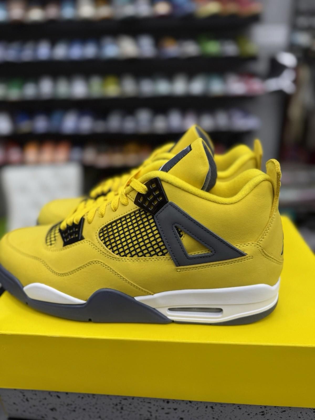 Jordan Brand Nike Air Jordan 4 Retro Mid Lightning Size 13 (NEW) Size US 13 / EU 46 - 4 Thumbnail