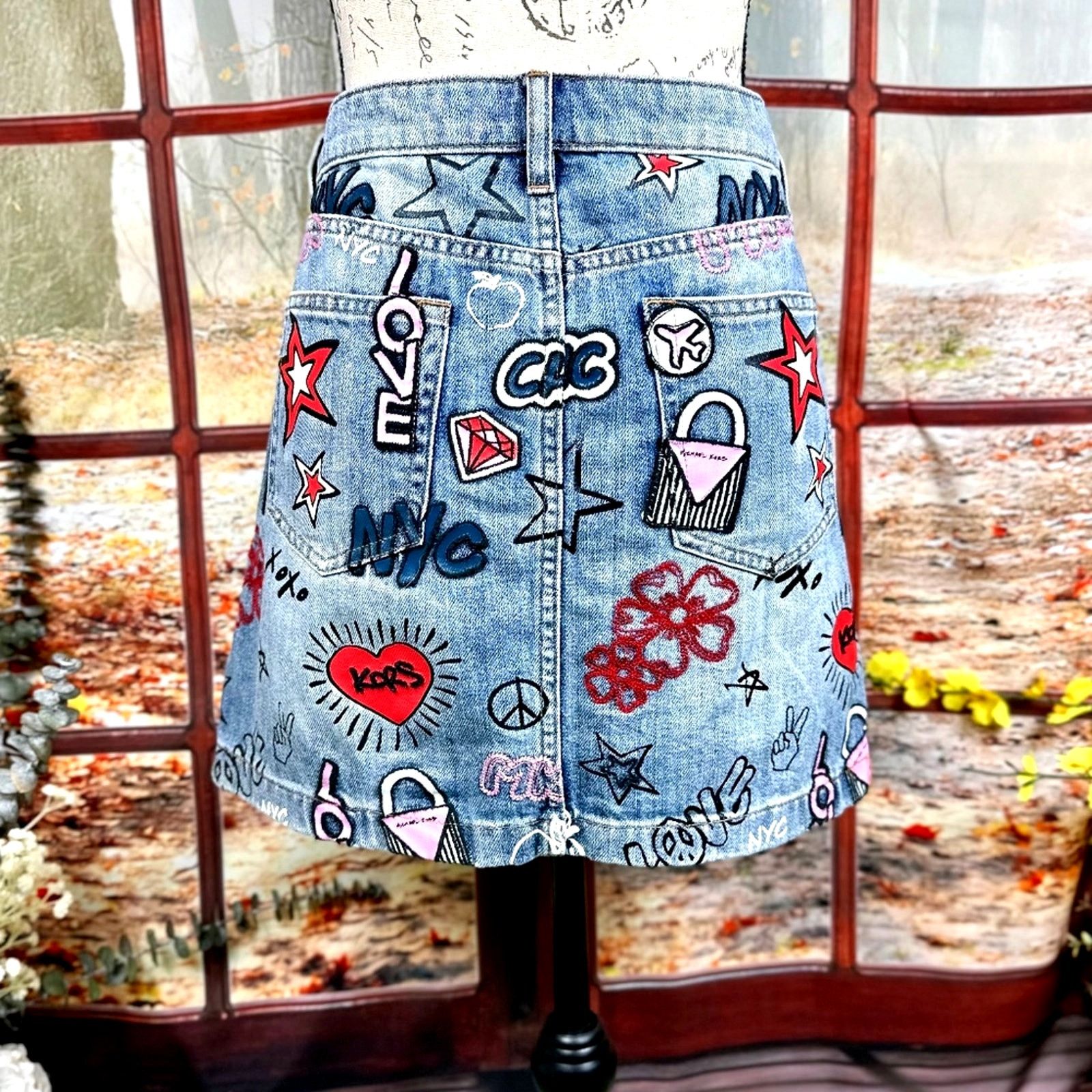 Michael Kors Michael Kors NYC Pop Art Denim Skirt Light blue wash size 8 Size 29" - 10 Thumbnail