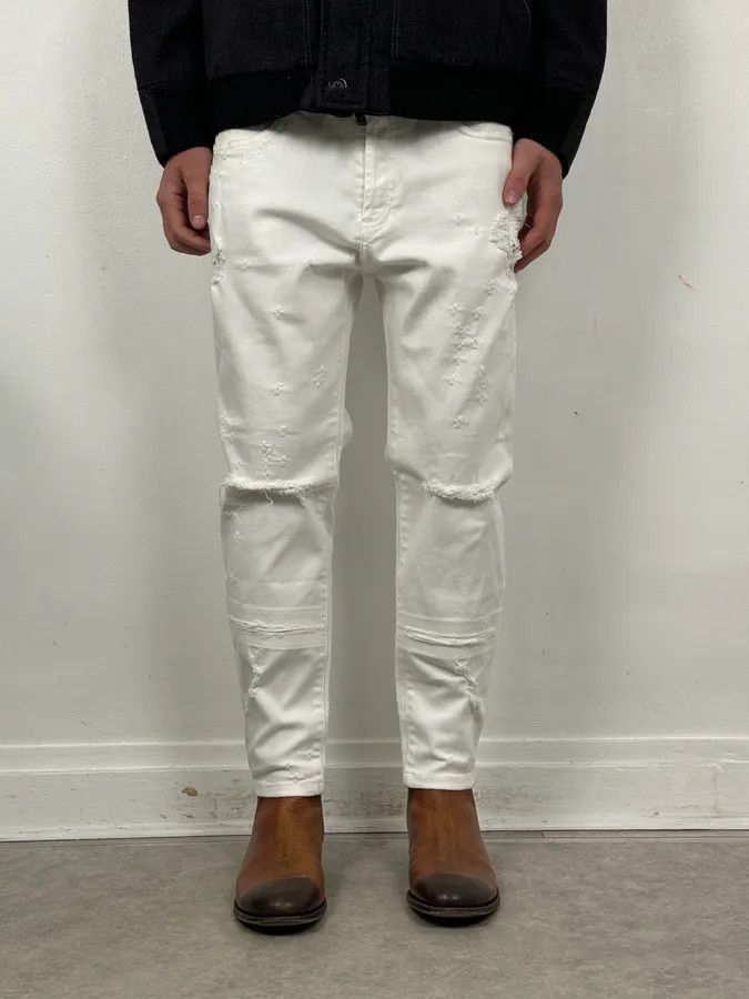 Givenchy 2010s Givenchy White Distressed Denim Jeans Size 28" / US 6 / IT 42 - 2 Thumbnail