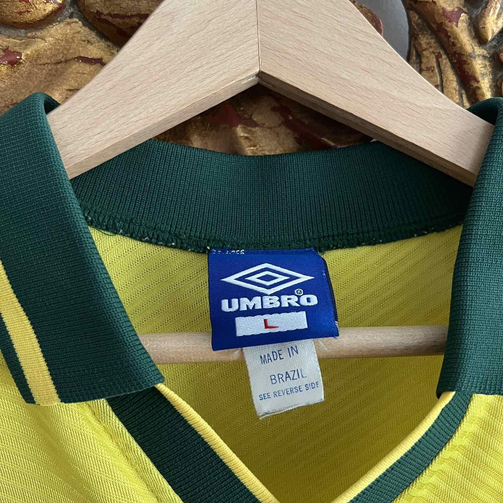Vintage Vintage 1994 Brazil Umbro Soccer Jersey Sz Size US L / EU 52-54 / 3 - 4 Thumbnail
