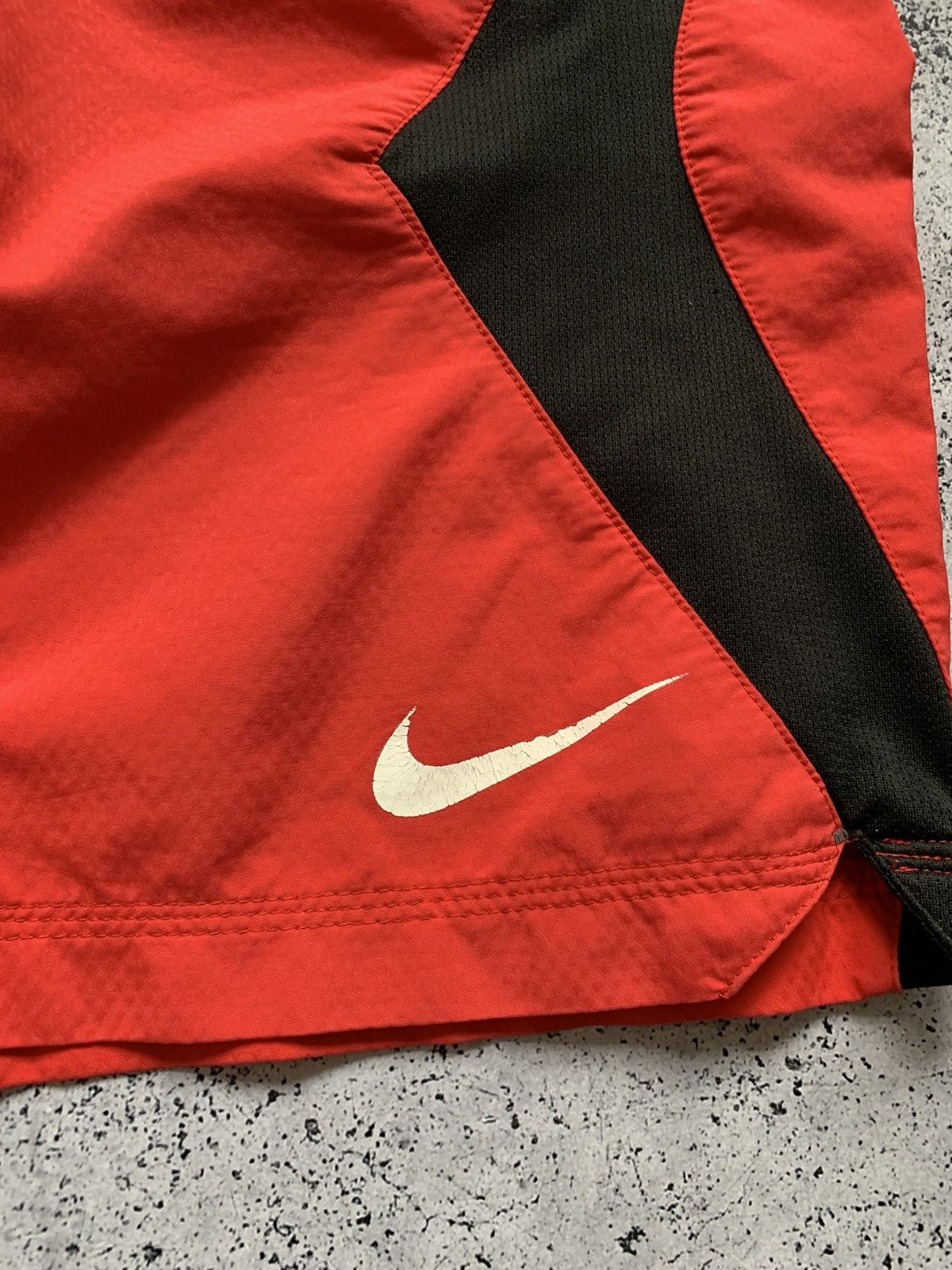 Nike × Vintage Vintage Nike Baggy Shorts Drill Swoosh Y2K USA Size US 33 - 2 Thumbnail