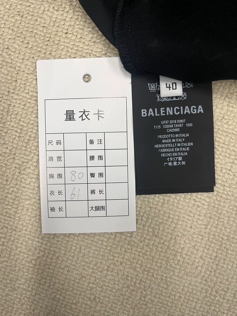 Balenciaga Balenciaga size 40 Classic logo vest Size US M / EU 48-50 / 2 - 5 Thumbnail
