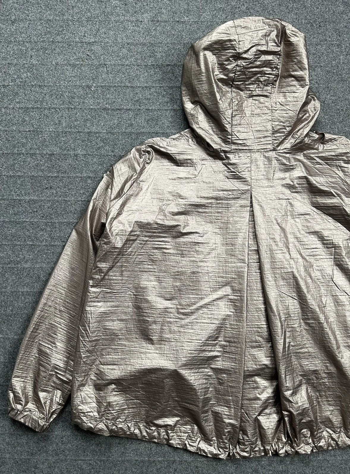 Moncler Moncler - Eschamali Giubbotto - Hooded Metallic Jacket Size M / US 6-8 / IT 42-44 - 12 Thumbnail