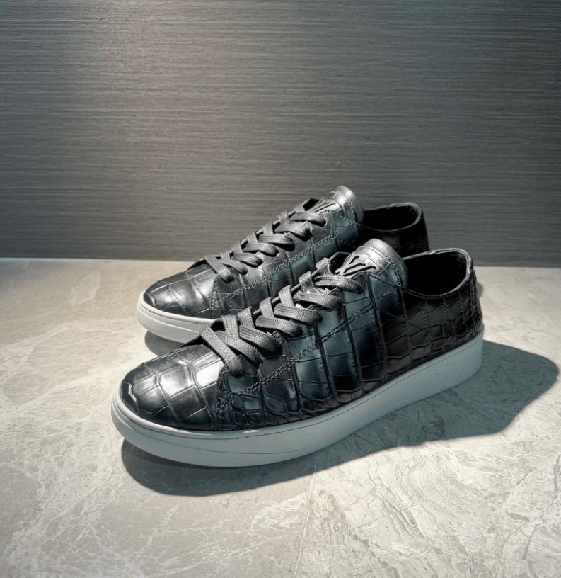 Louis Vuitton Louis Vuitton low-top fashion skate shoes Size US 10 / EU 43 - 1 Thumbnail