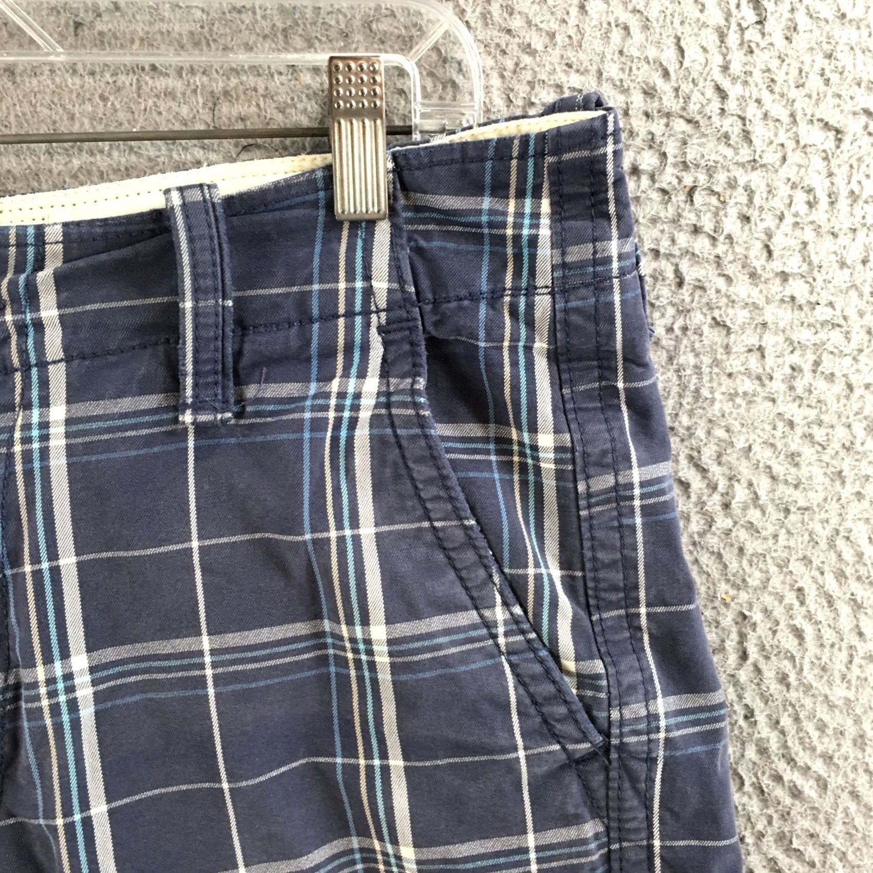 American Eagle Outfitters American Eagle Outfitters Bermuda Short Mens 32 Blue Plaid Cotton Mid Rise Zip Bermuda Shorts Mens Blue Plaid Cotton Mid Rise Zip Size US 32 / EU 48 - 3 Thumbnail