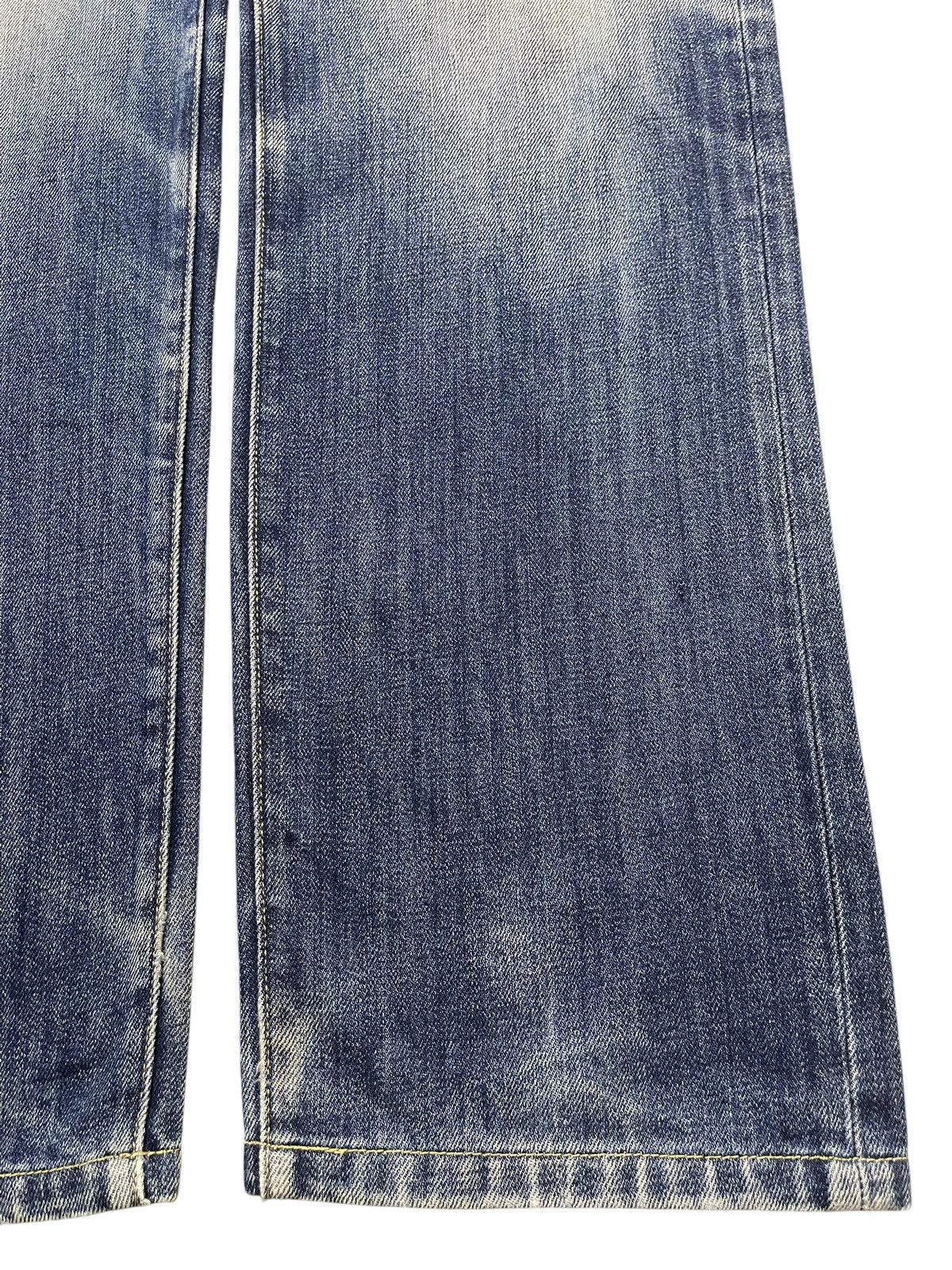 Uniqlo Vintage Japanese Uniqlo Faded Wash Distress Style Loose Jean Size US 34 / EU 50 - 8 Thumbnail