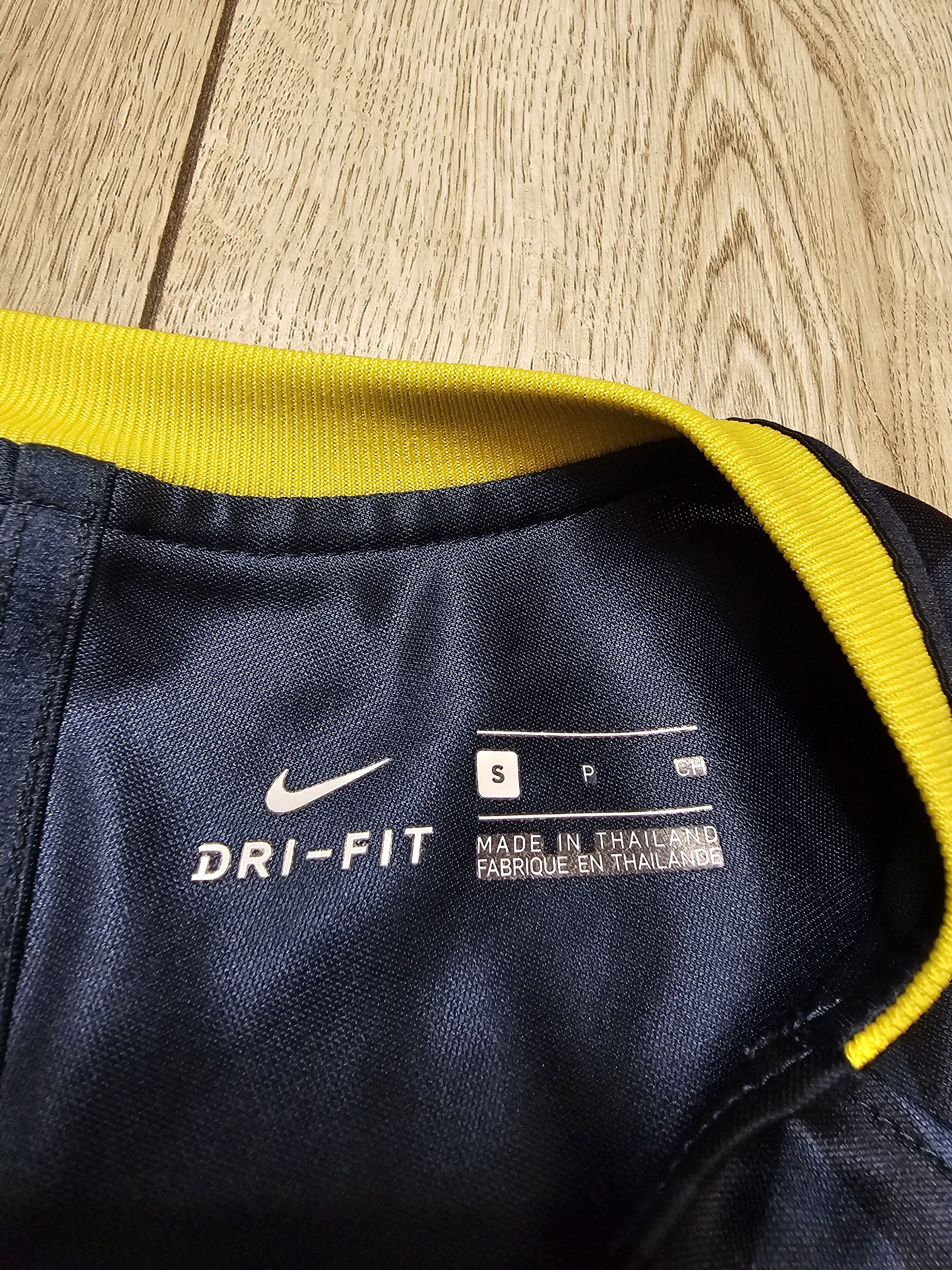 Nike BRAZIL 2018 TRAINING FOOTBALL SHIRT SOCCER JERSEY Size US S / EU 44-46 / 1 - 8 Thumbnail