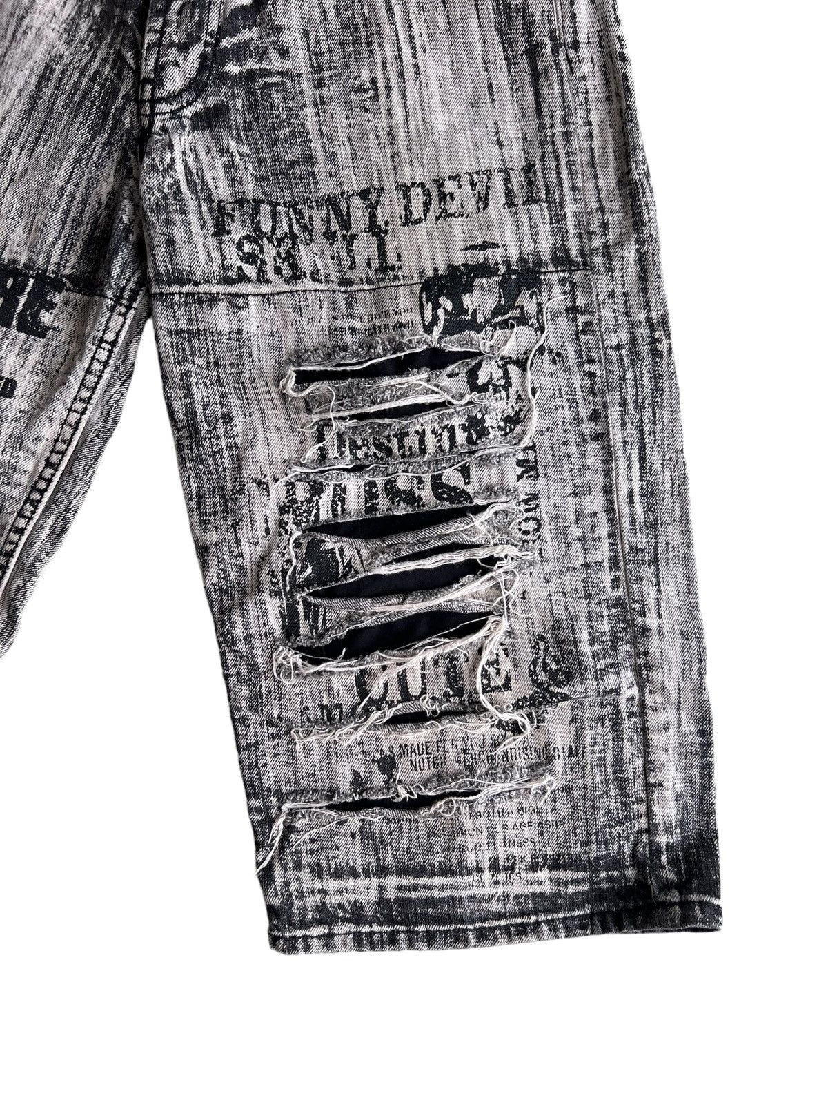 Obelisk "Impulse Pleasure" Anarchy Poems Distressed Goth Baggy Jorts Size US 30 / EU 46 - 5 Thumbnail