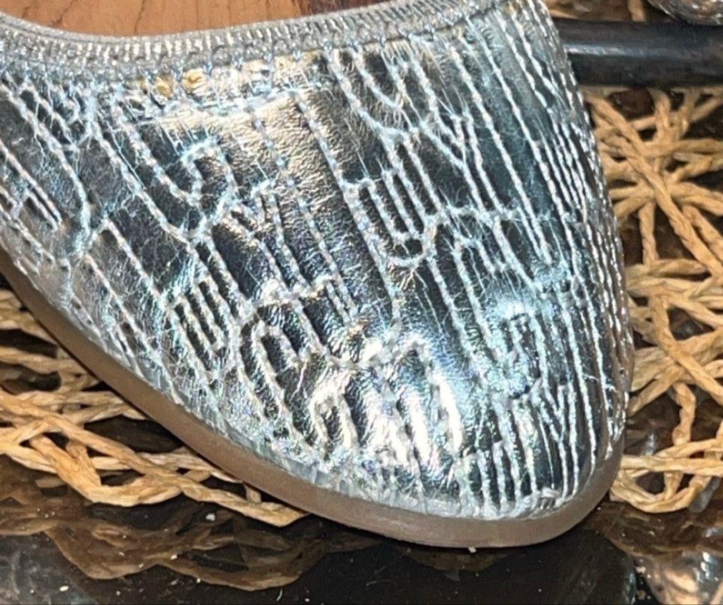Juicy Couture Women's Juicy Couture Silver Metallic Flats Size 7 Size US 7 / IT 37 - 1 Thumbnail