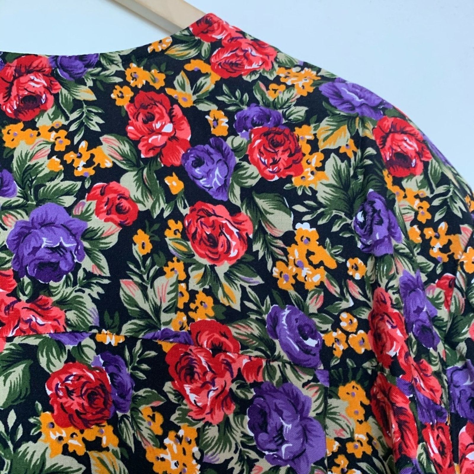 Vintage Vintage Black Floral Button Front Blouse Women’s Size Medium Size M / US 6-8 / IT 42-44 - 9 Thumbnail