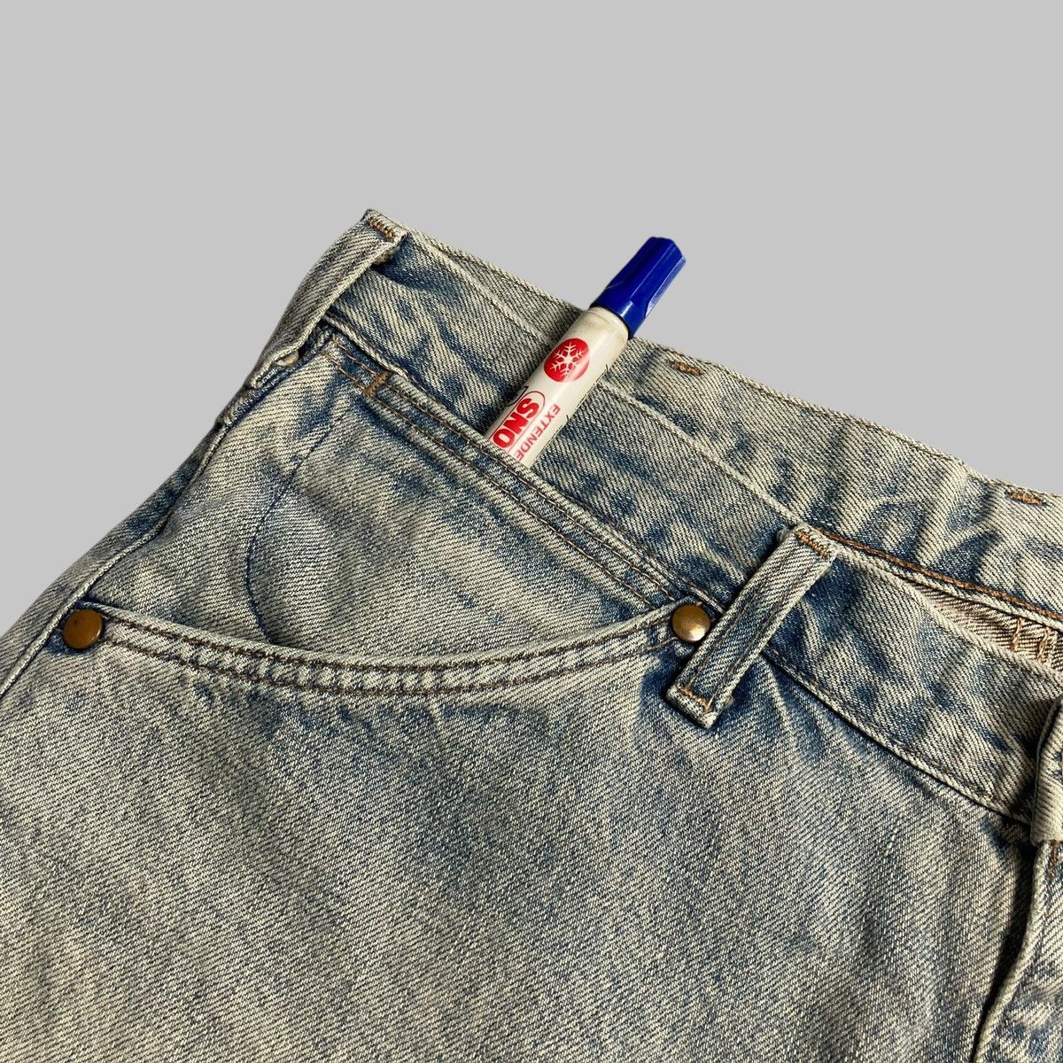 Japanese Brand × Vintage × Wrangler WRANGLER - Vtg 90s Jorts Mudwash Distressed Jeans 🇯🇵 Size US 34 / EU 50 - 5 Thumbnail