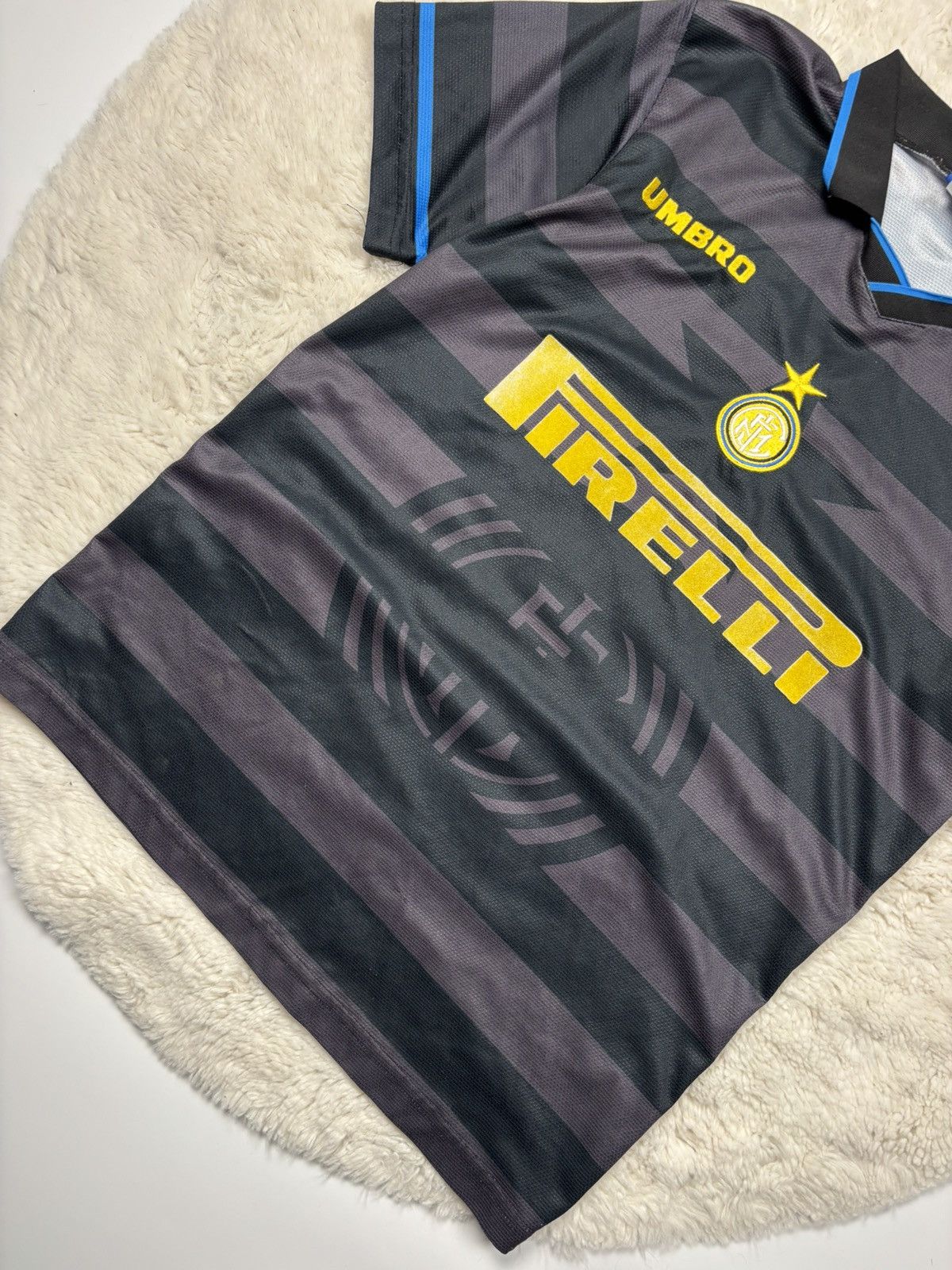 Umbro Vintage Umbro Inter Milan 1997/98 Retro Rare Soccer Jersey Size US S / EU 44-46 / 1 - 8 Thumbnail