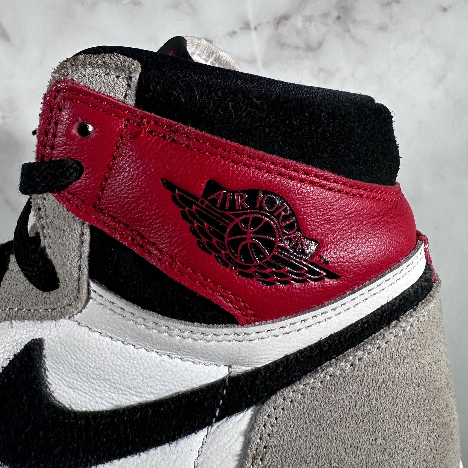Jordan Brand Nike Air Jordan 1 Retro High Smoke Grey Size US 8 / EU 41 - 3 Thumbnail