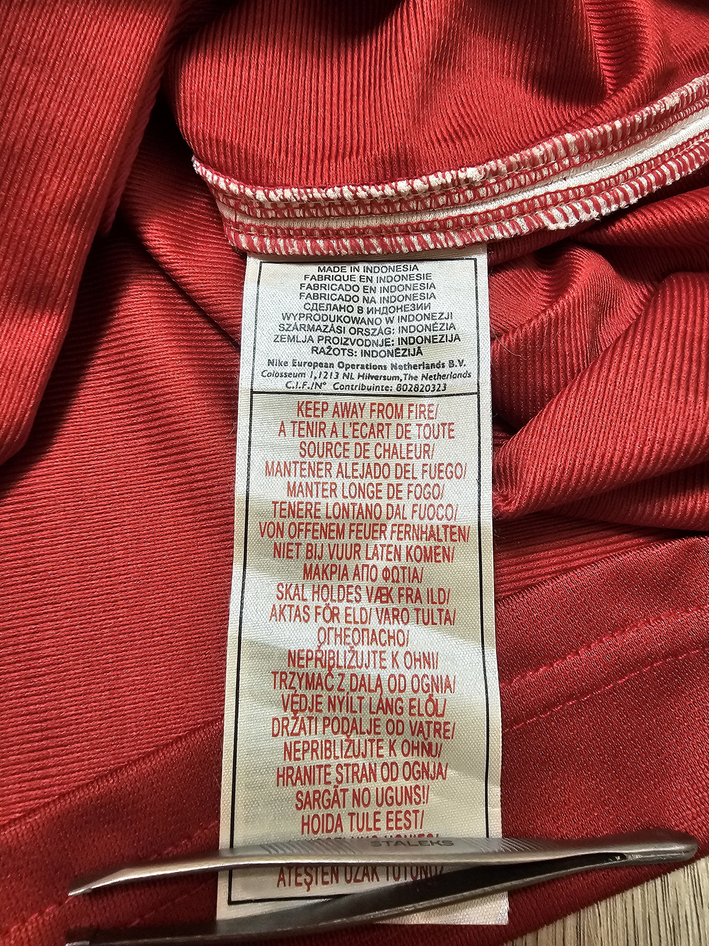 Vintage NIKE VINTAGE LONGSLEEVE Y2K TRAINING SOCCER JERSEY FOOTBALL Size US M / EU 48-50 / 2 - 7 Thumbnail