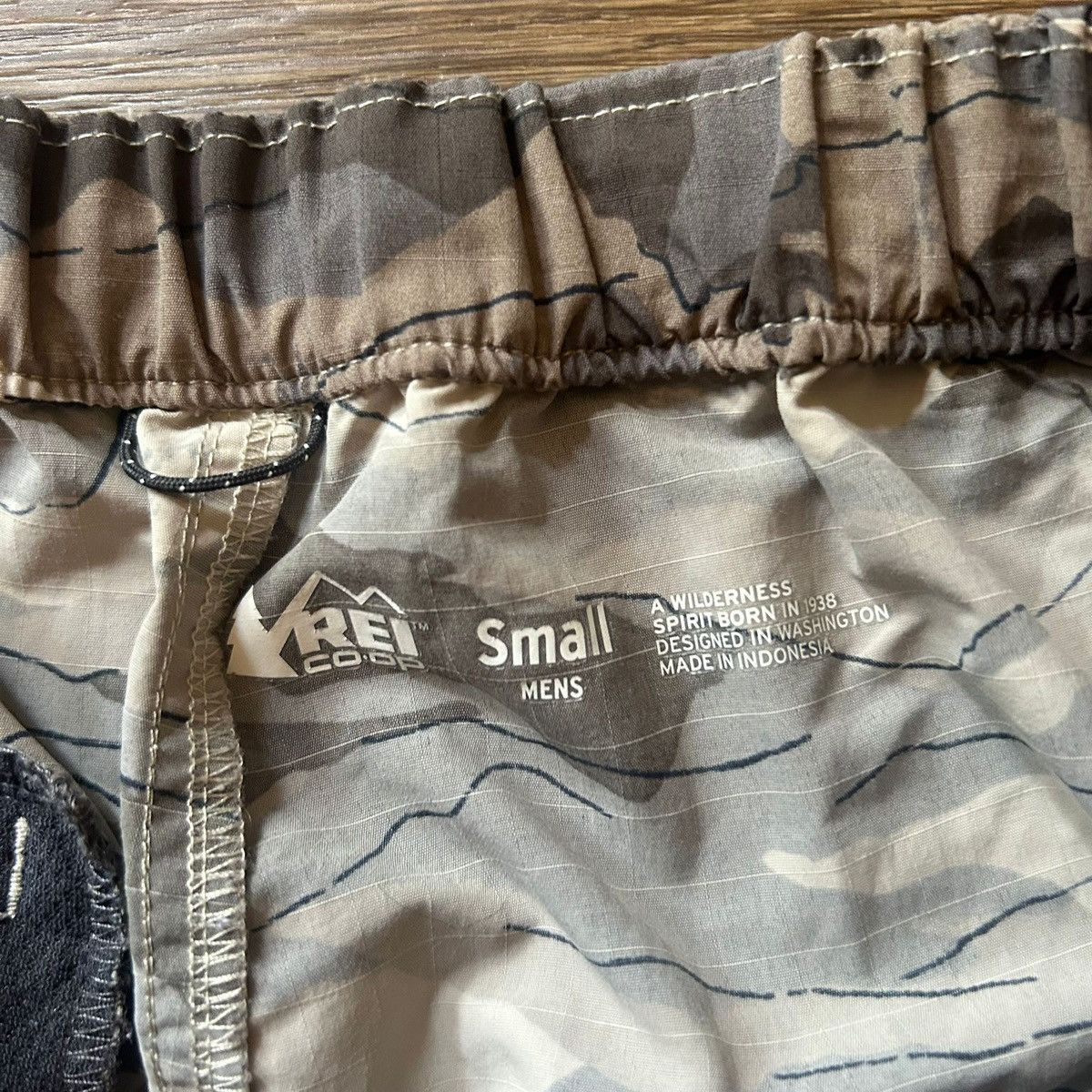 Rei Elastic Rei Camo Outdoors Shorts Size US 28 / EU 44 - 2 Thumbnail
