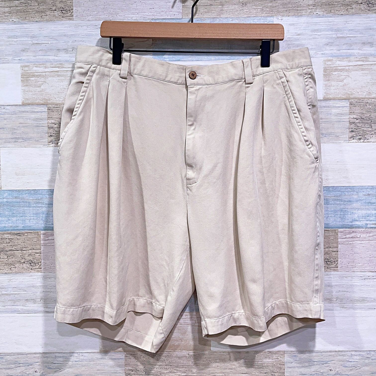 Tommy Bahama Tommy Bahama Silk 8 Inch Pleat Dress Short Beige Vacation 38 Size US 38 / EU 54 - 1 Thumbnail