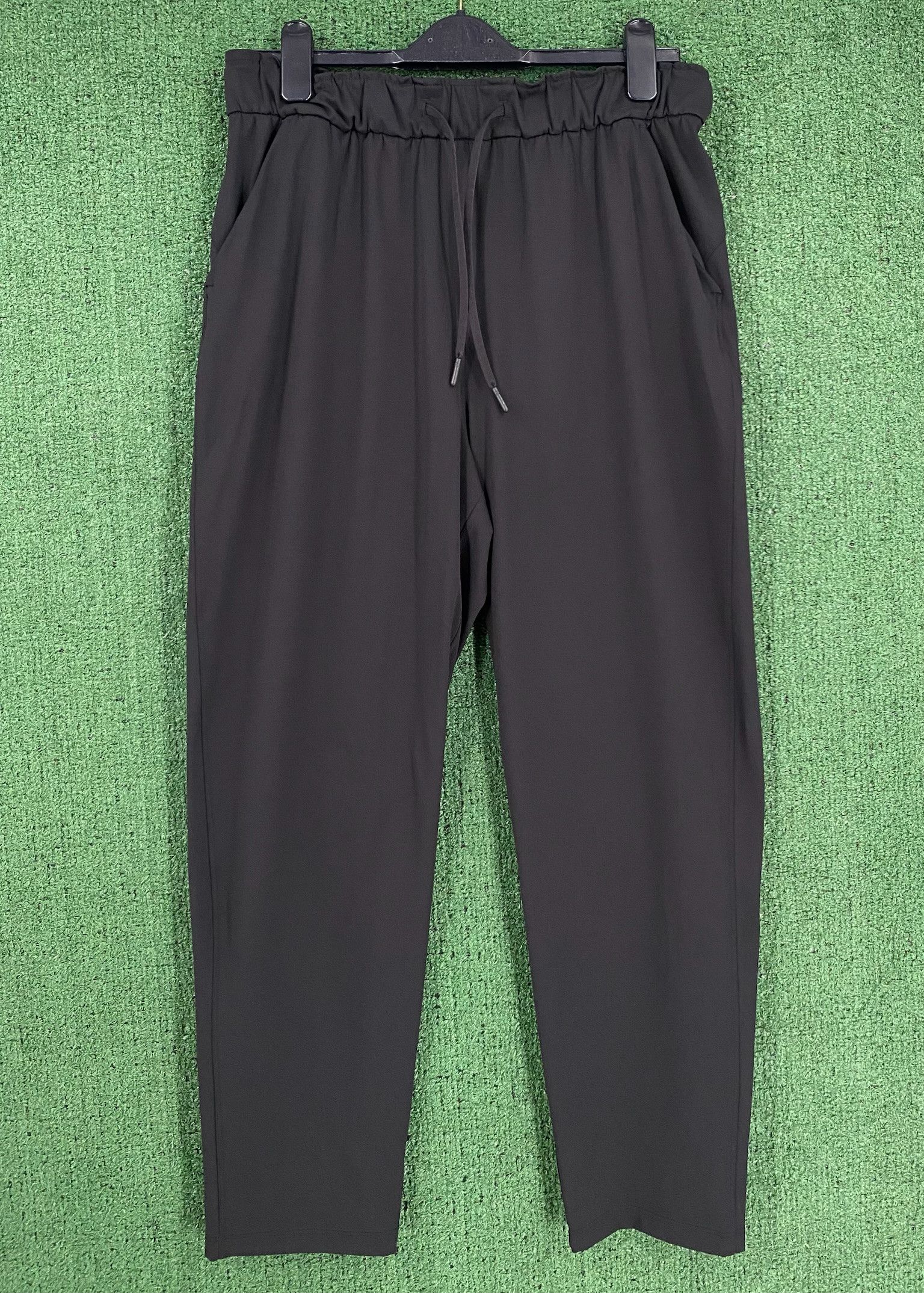 Lululemon Lululemon Keep Moving Luxtreme High Rise Black Pants 10 Size 34" / US 12 / IT 48 - 1 Thumbnail