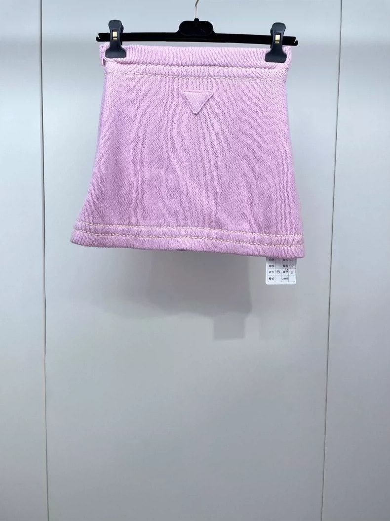 Prada Prada 24-pocket pink knitted skirt 2504-Nextarrow Size 25" / US 0 / IT 36 - 2 Thumbnail