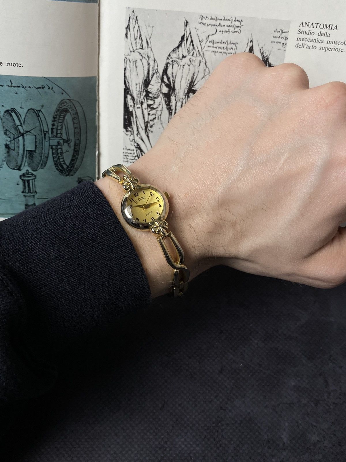 Japanese Brand Rare Retro U-rope Watch Japanese Quartz Futuristic Size ONE SIZE - 8 Thumbnail