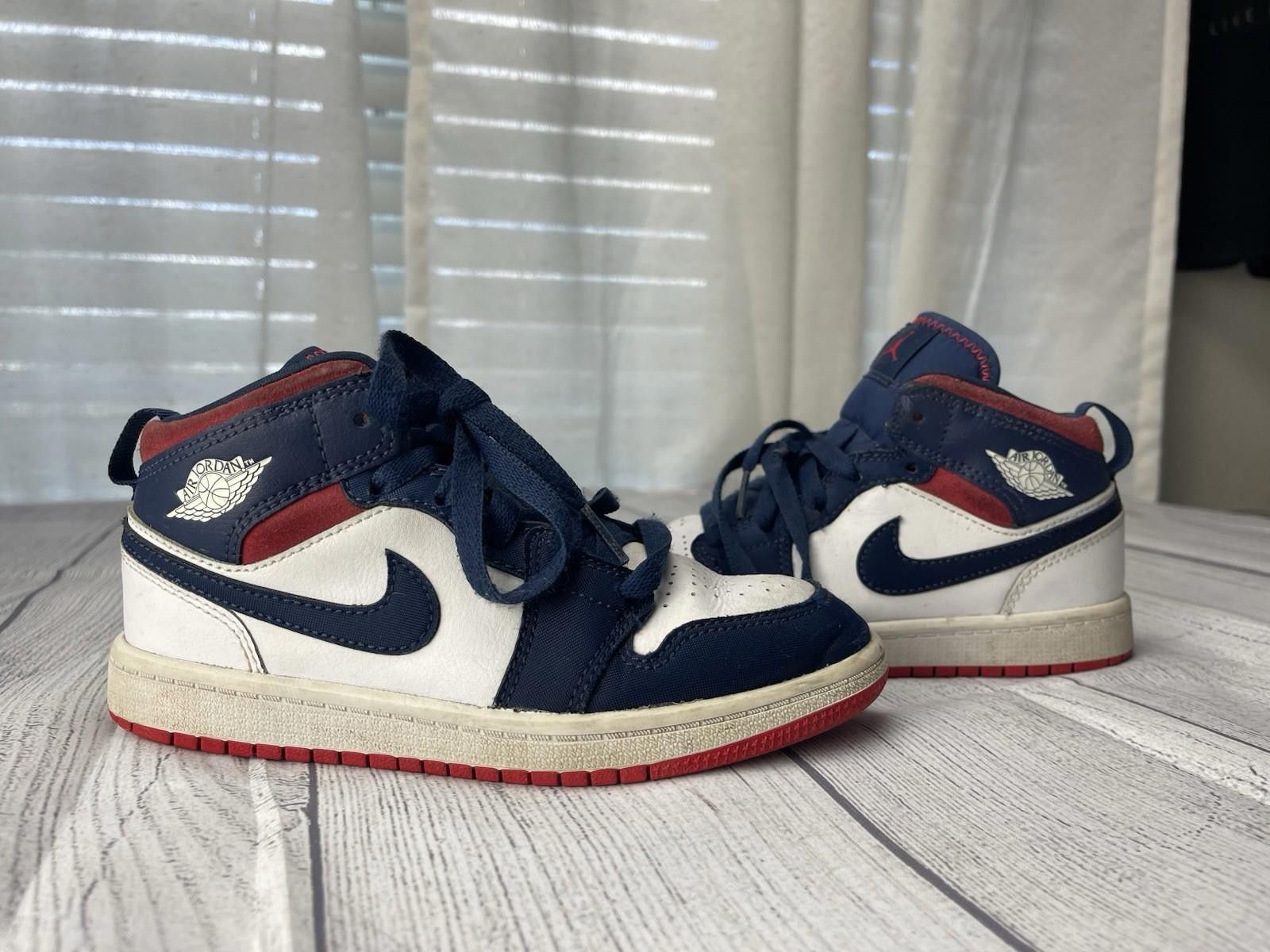 Nike Nike Air Jordan 1 Mid SE ‘Olympic’ Size 1Y Youth Size US 5 / EU 37 - 1 Thumbnail