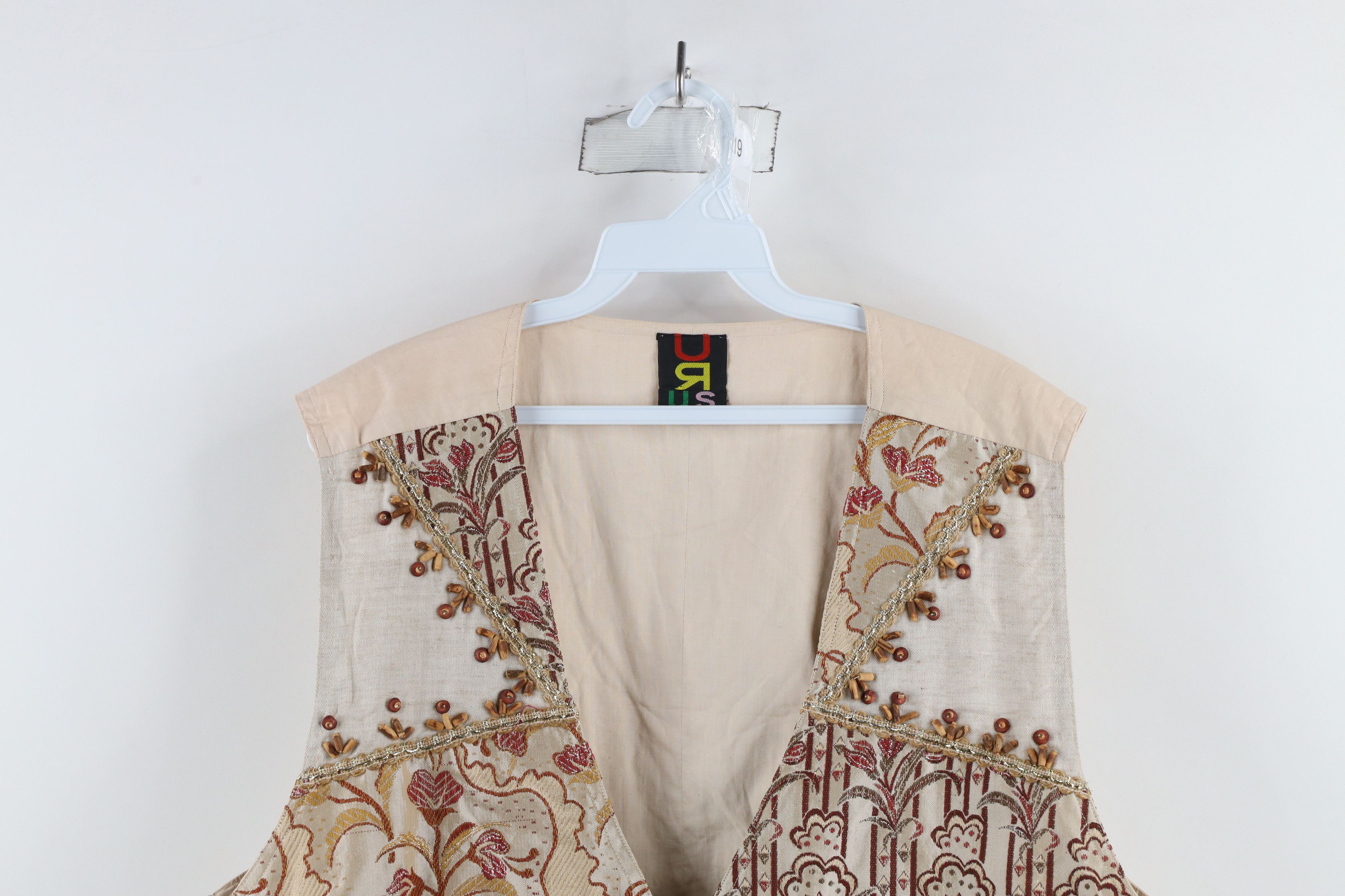 Vintage Vintage 90s Streetwear Tapestry Flower Buckle Back Vest Size XXL / US 16-18 / IT 52-54 - 2 Thumbnail