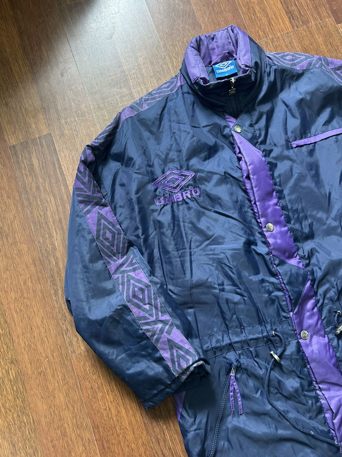 Umbro Vintage Umbro 90s Coat Jacket Football Soccer Nylon Size M Size US M / EU 48-50 / 2 - 2 Thumbnail