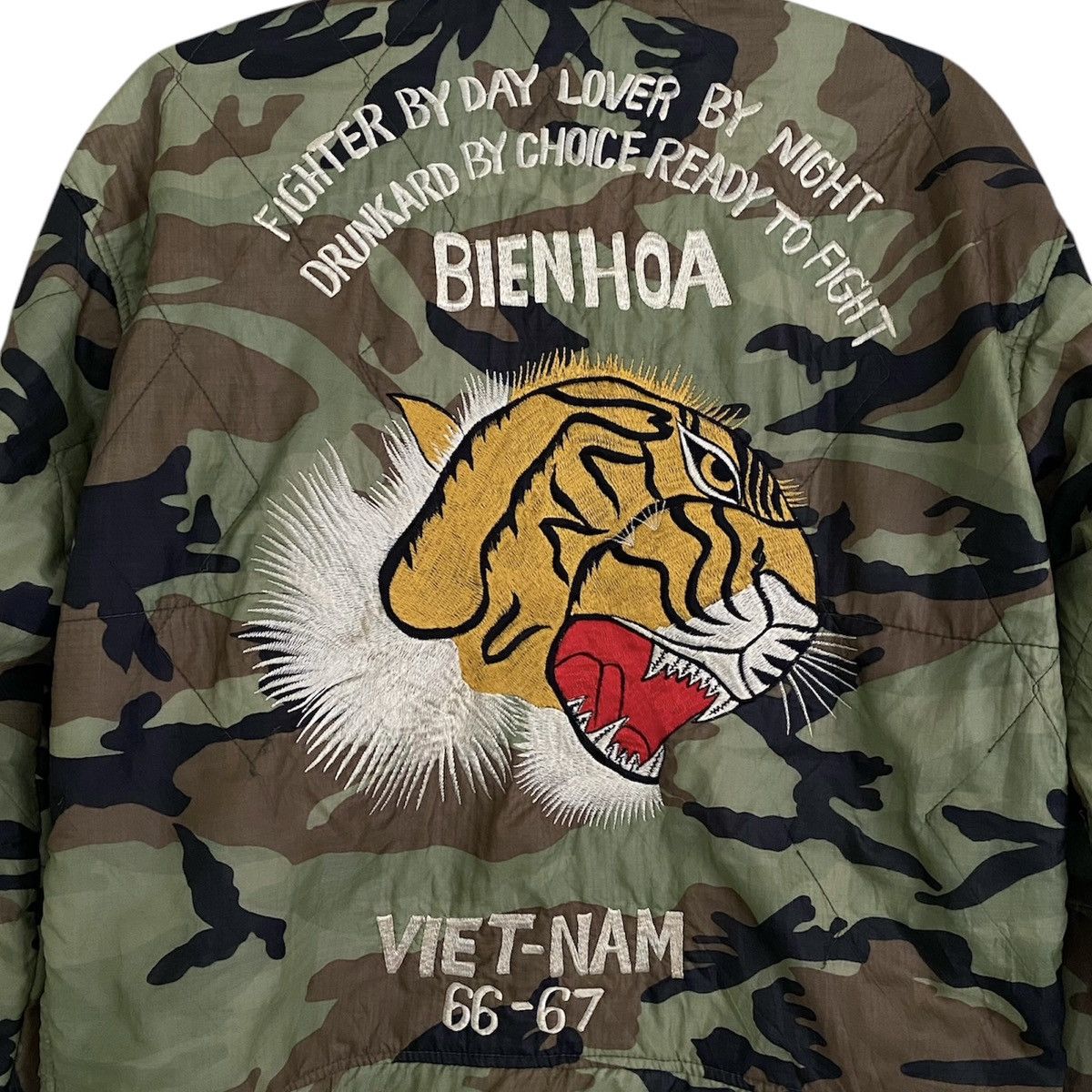 Vintage RARE BIENHOA VIETNAM WAR 66-67 Embordire Camo Jacket Size US XL / EU 56 / 4 - 5 Thumbnail