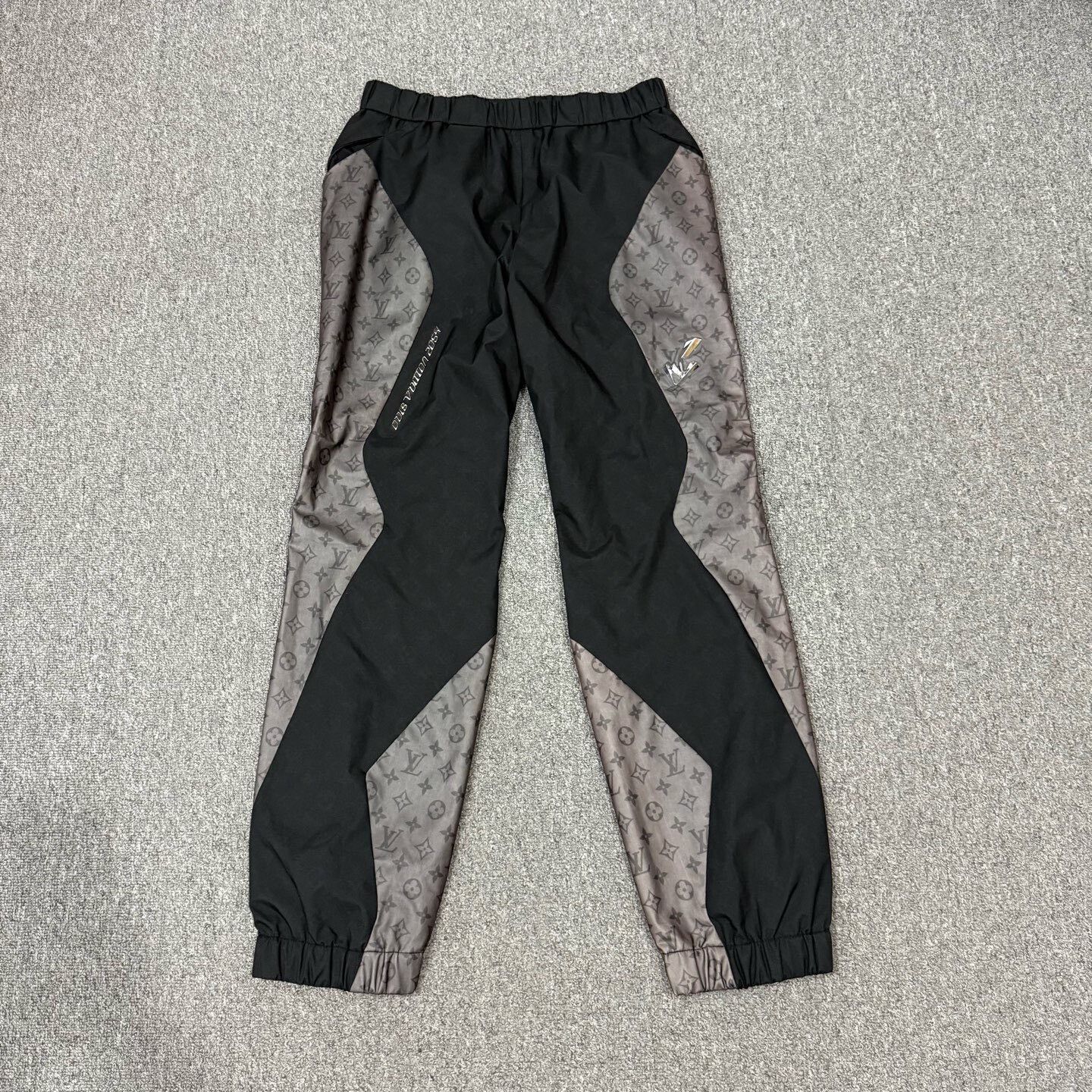 Louis Vuitton Louis Vuitton 2054 Monogram Thermal Pants Size US 28 / EU 44 - 1 Thumbnail