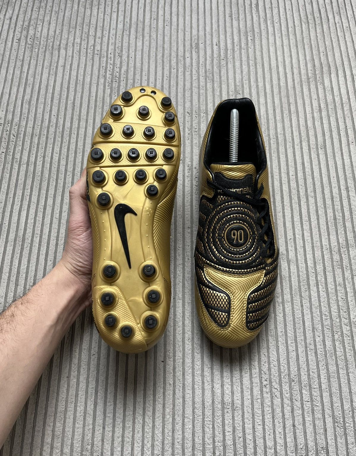 Nike Hype Nike Total 90 Shoot II MG Gold Football Cleats 00s Size US 9.5 / EU 42-43 - 17 Thumbnail
