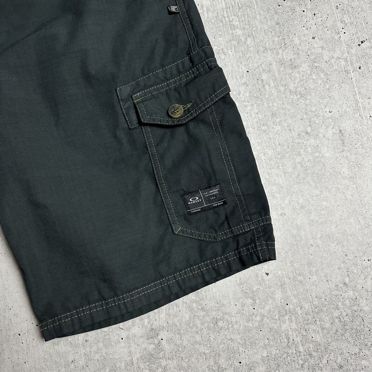 Oakley × Vintage Vintage Oakley Cargo Baggy Short Jorts Y2K 34 Size US 34 / EU 50 - 3 Thumbnail