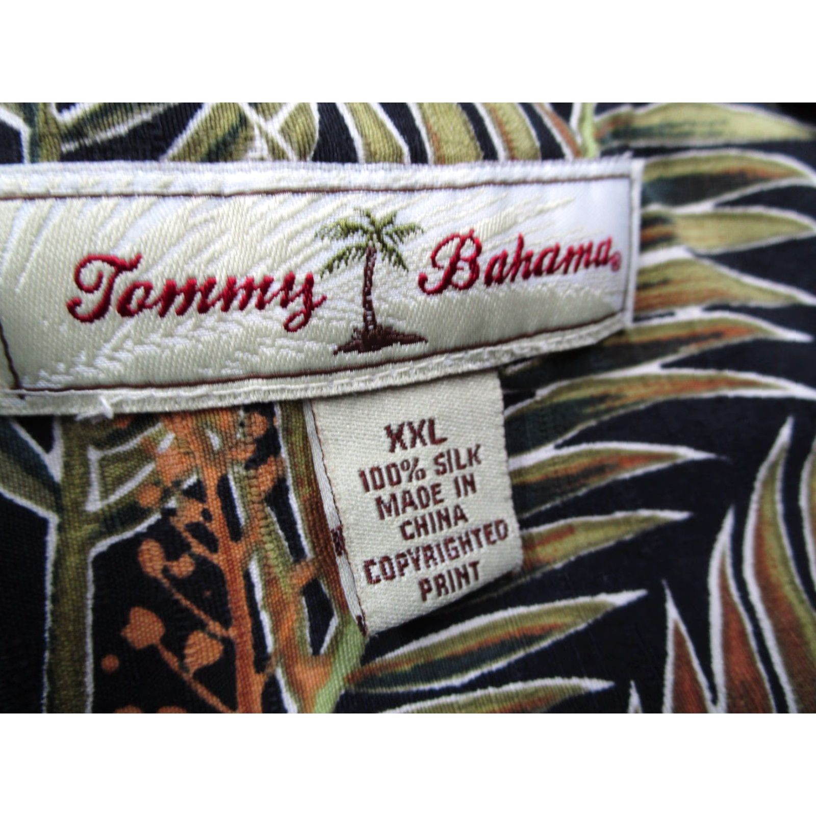 Tommy Bahama Tommy Bahama Shirt Men 2XL Black Floral Button Up Silk Camp Loop Collar Hawaiian Size US XXL / EU 58 / 5 - 3 Thumbnail