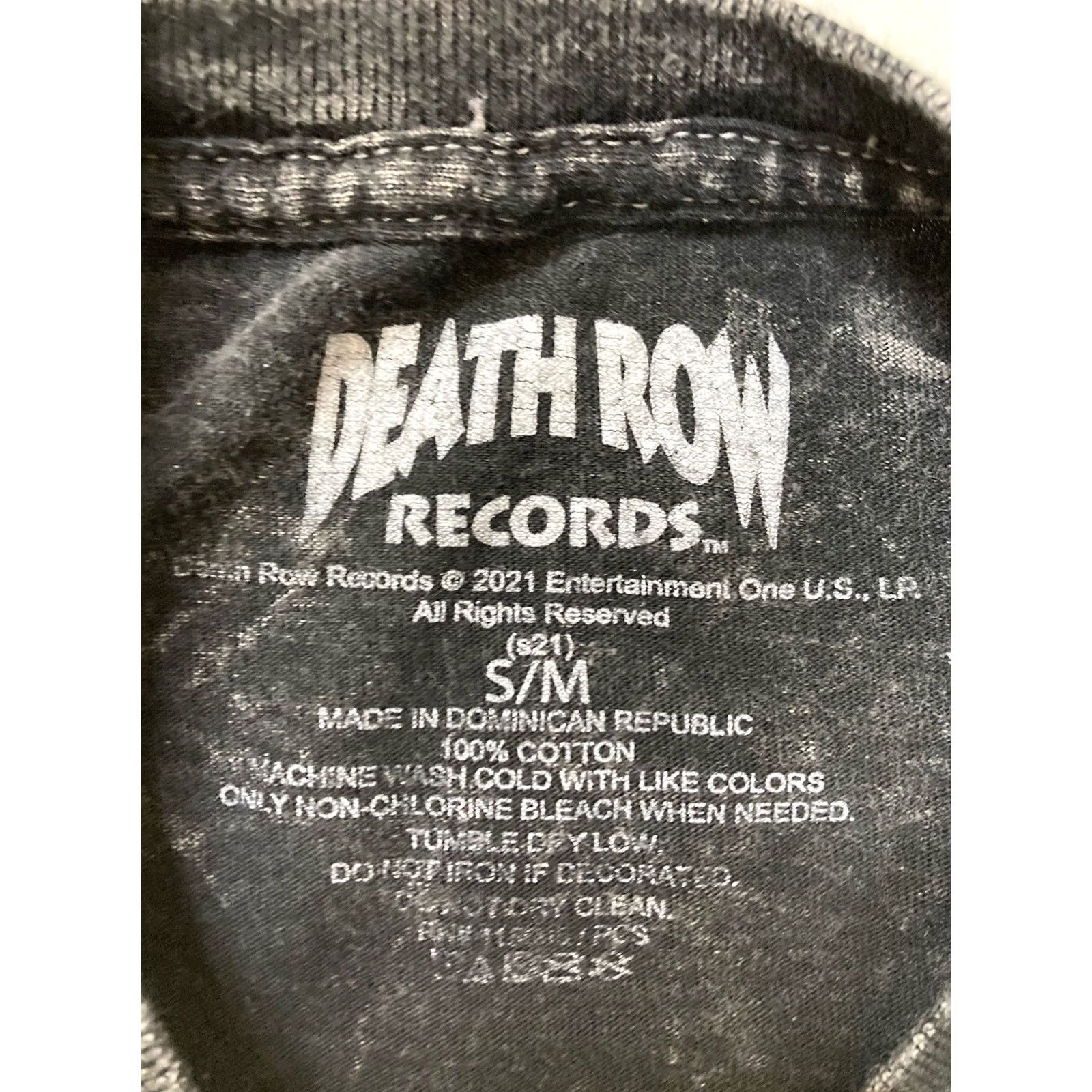 Vintage VINTAGE Death Row Snoop Dogg Gin & Juice Graphic T-shirt Men Small Black Acid Wash Ragged Size US S / EU 44-46 / 1 - 4 Thumbnail