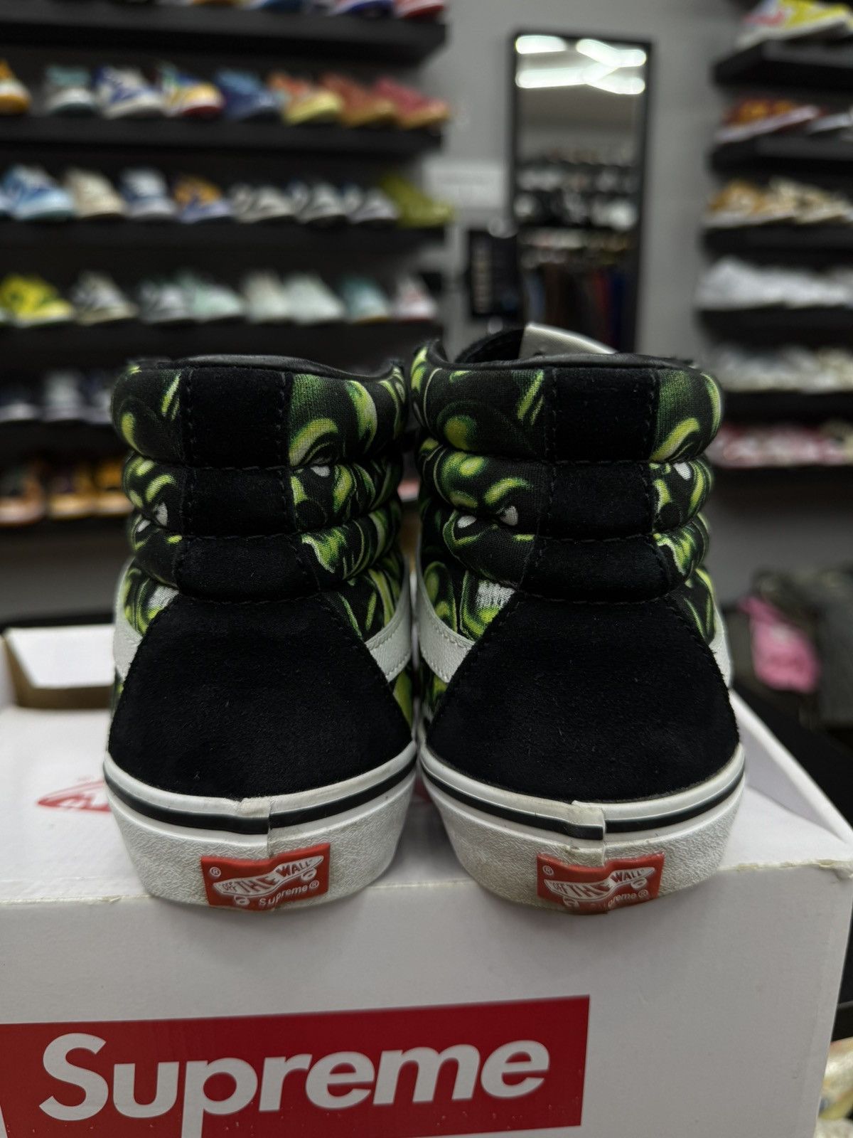 Supreme Supreme 2018 Vans Glow In Dark Green Size 9 RARE Size US 9 / EU 42 - 14 Thumbnail