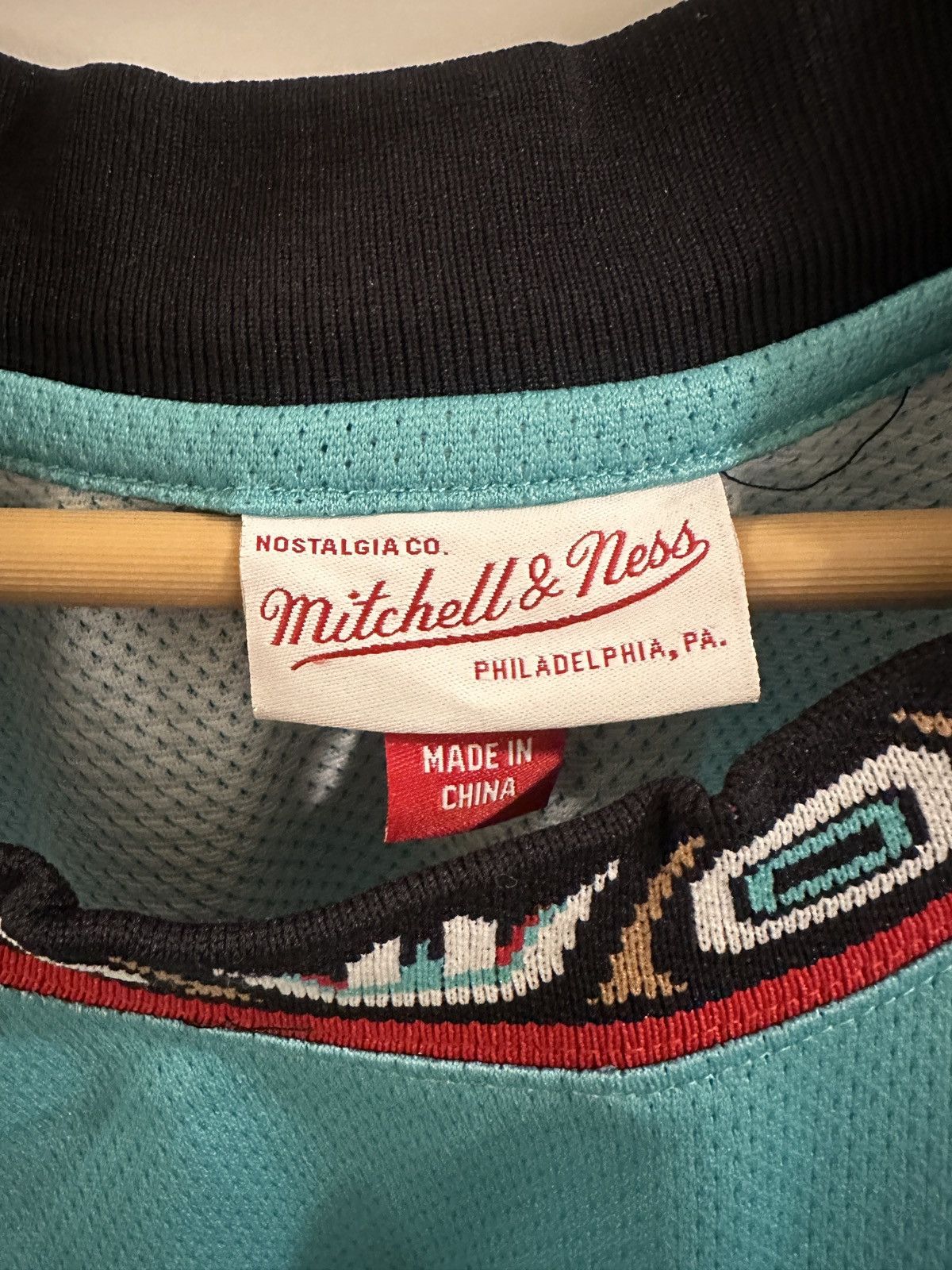Mitchell & Ness Mitchel & Ness Vancouver Grizzlies Jersey Size US XL / EU 56 / 4 - 4 Thumbnail