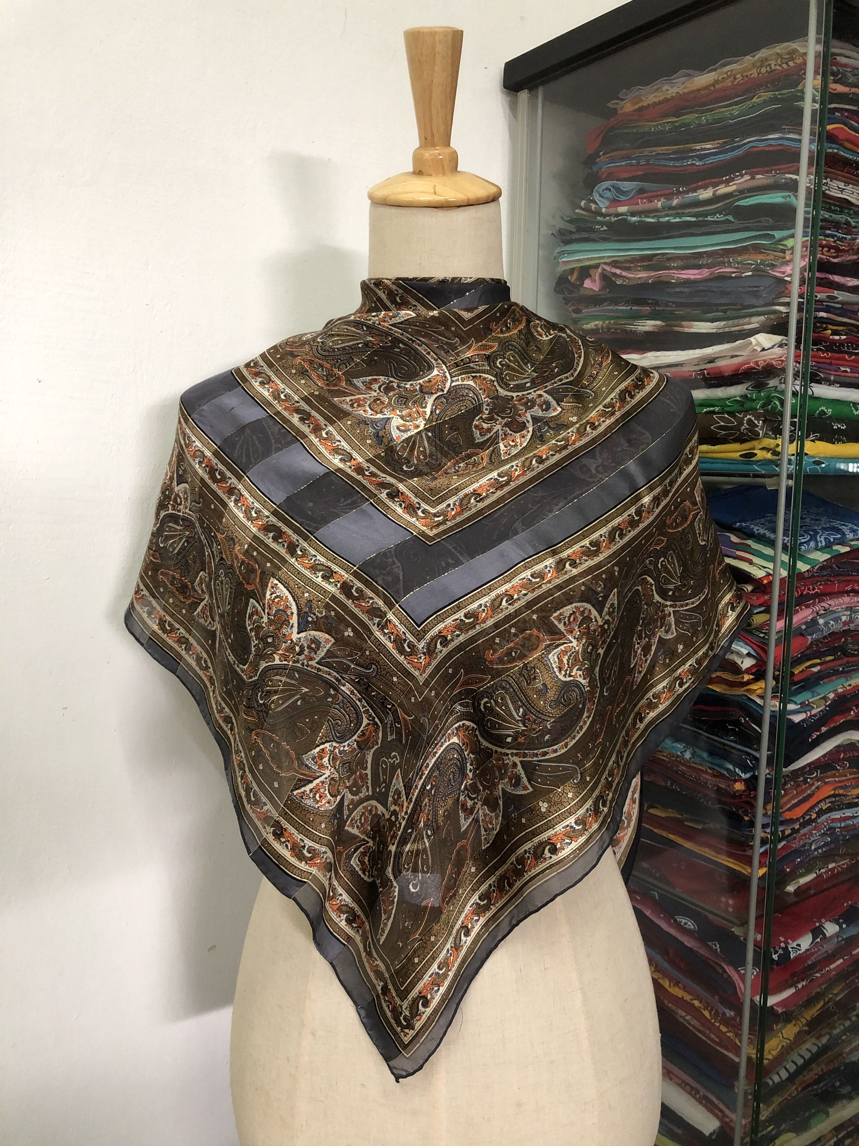 Vintage Vintage Silk Scarf Size ONE SIZE - 1 Thumbnail